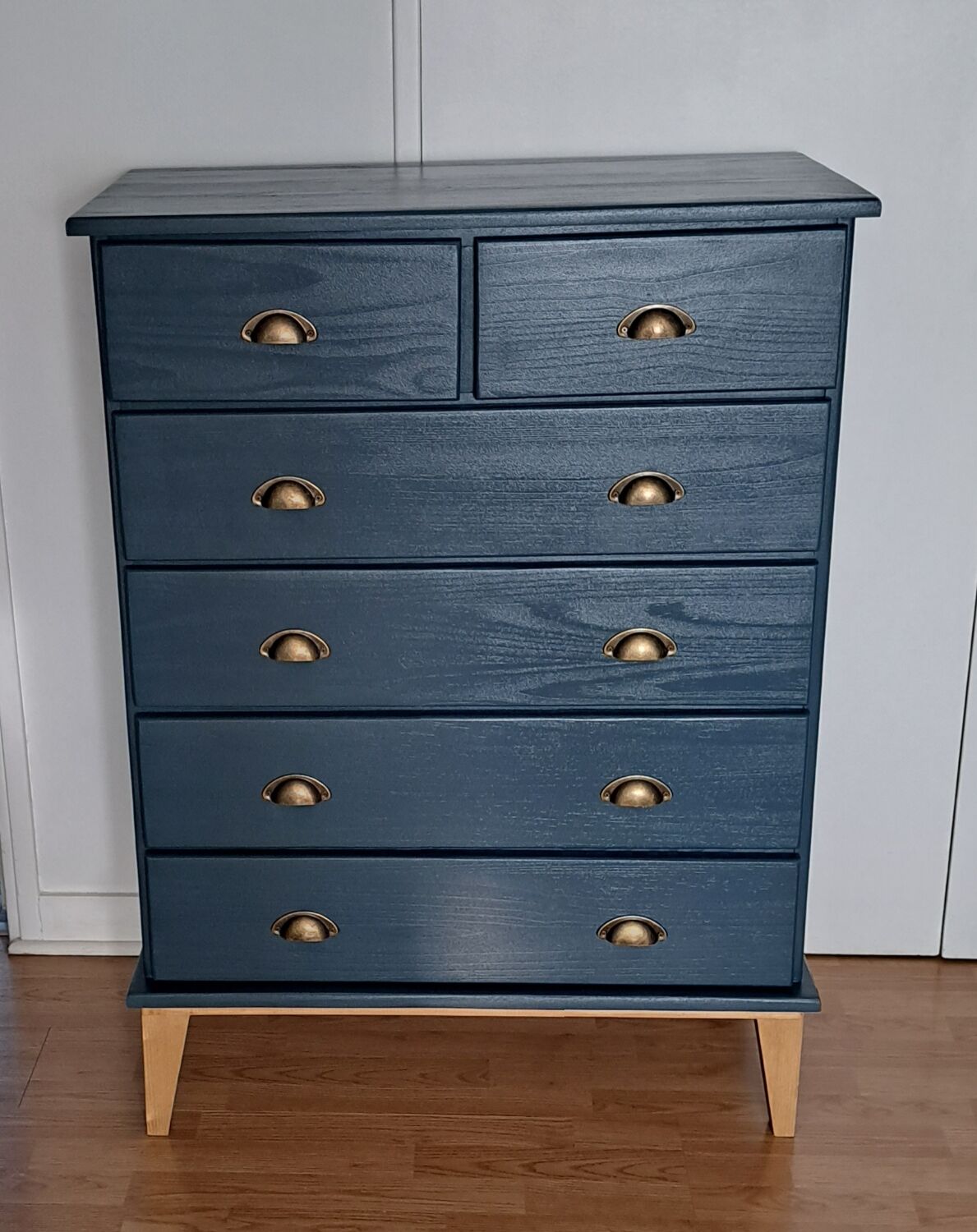 Rød Sødgren chest of drawers blue glove 4