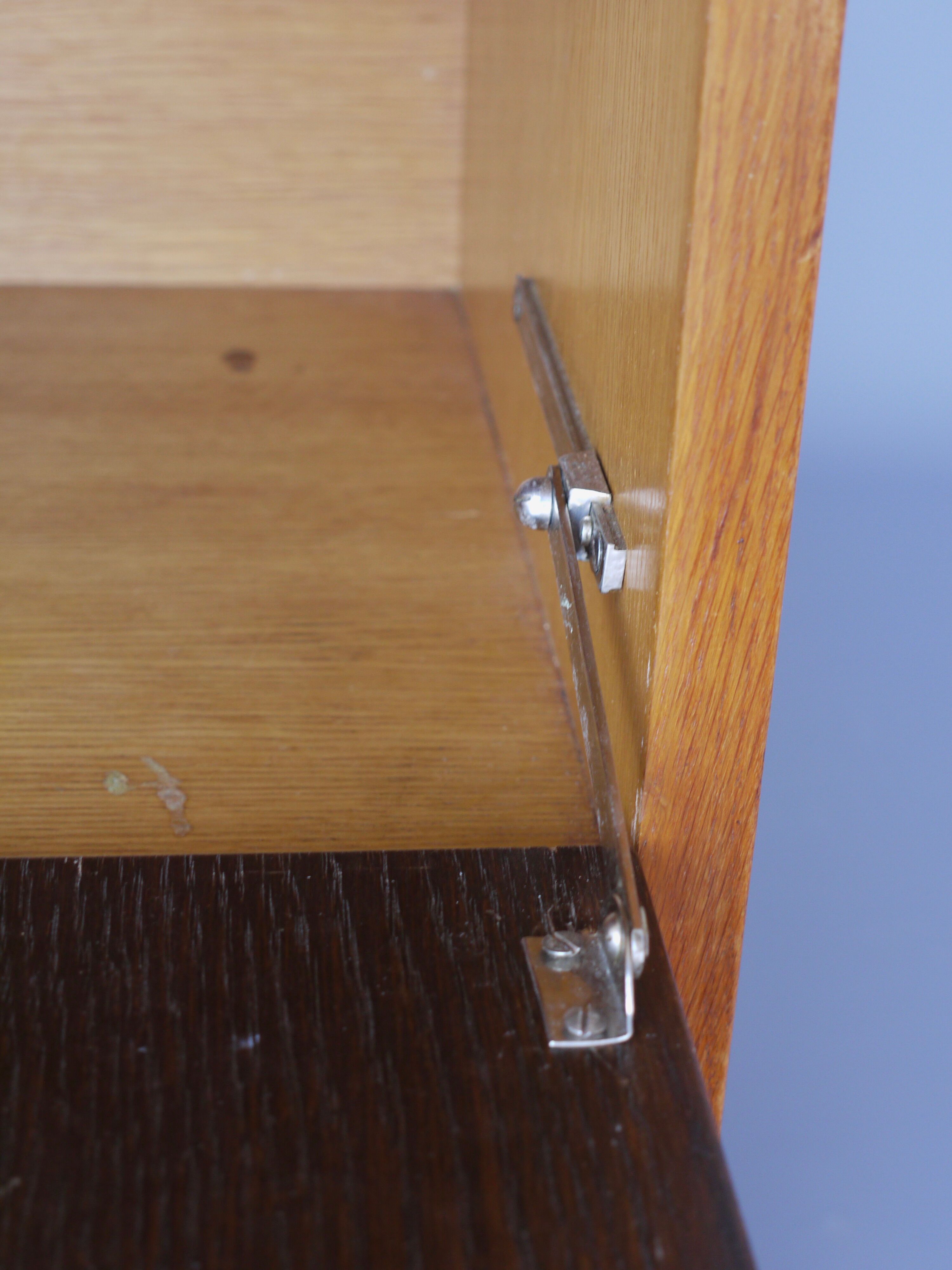 Dutch Modernist oak chest of drawers. 1930s