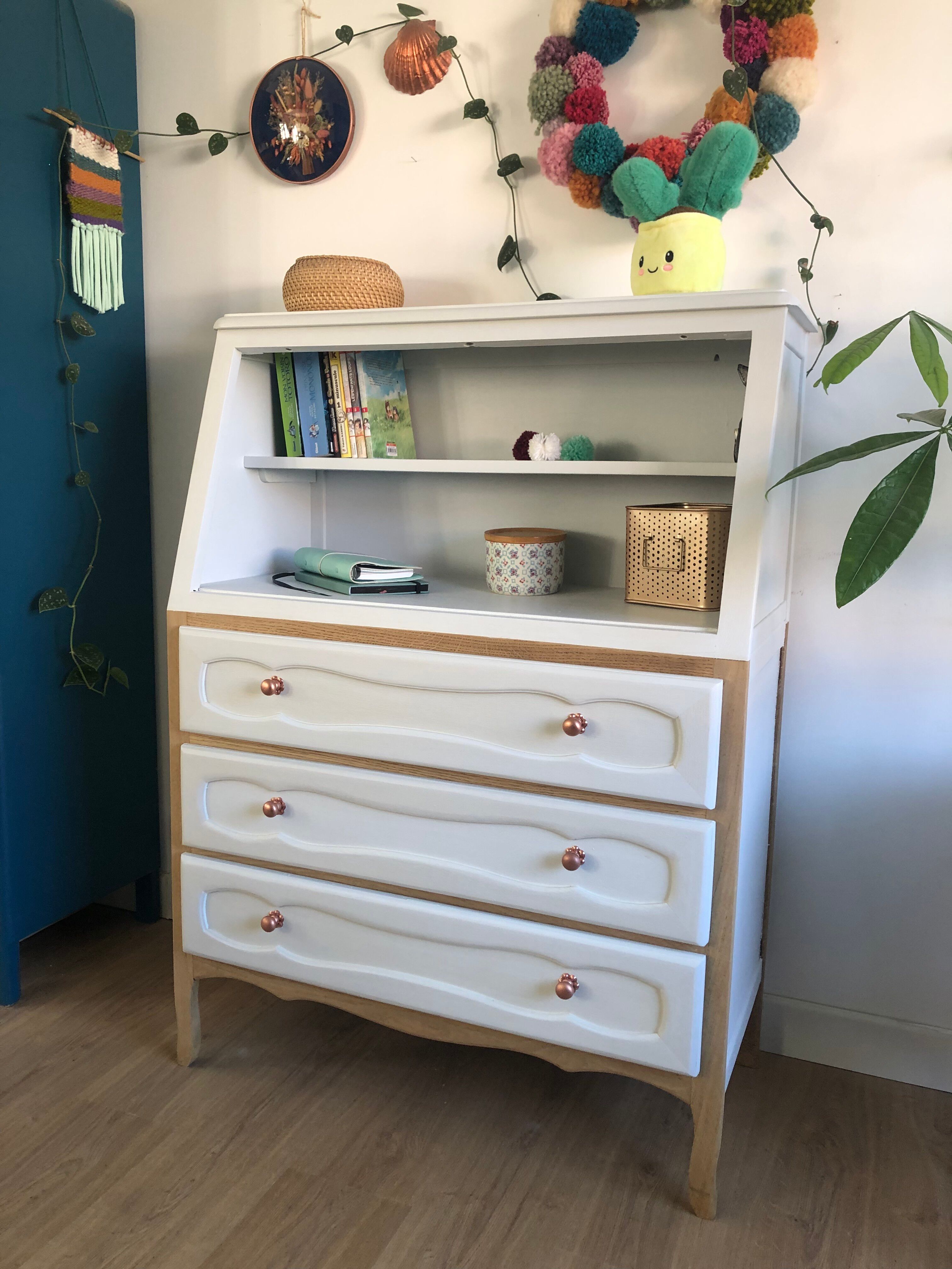 Old secretary desk from the 80s.