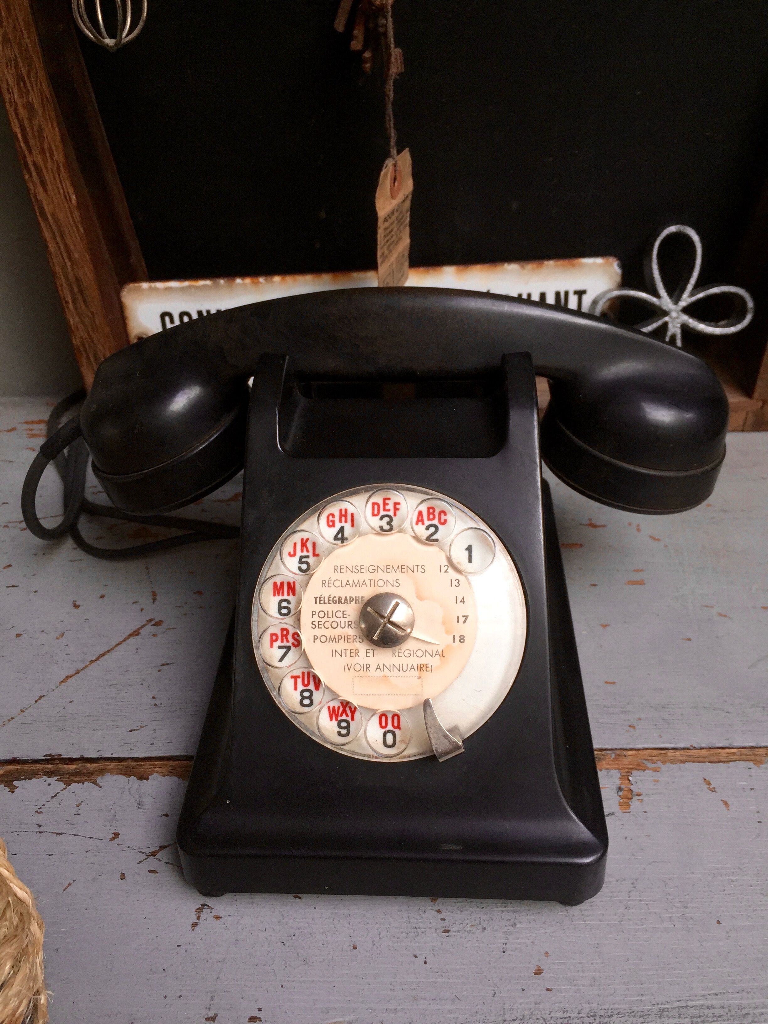 Black bakelite telephone