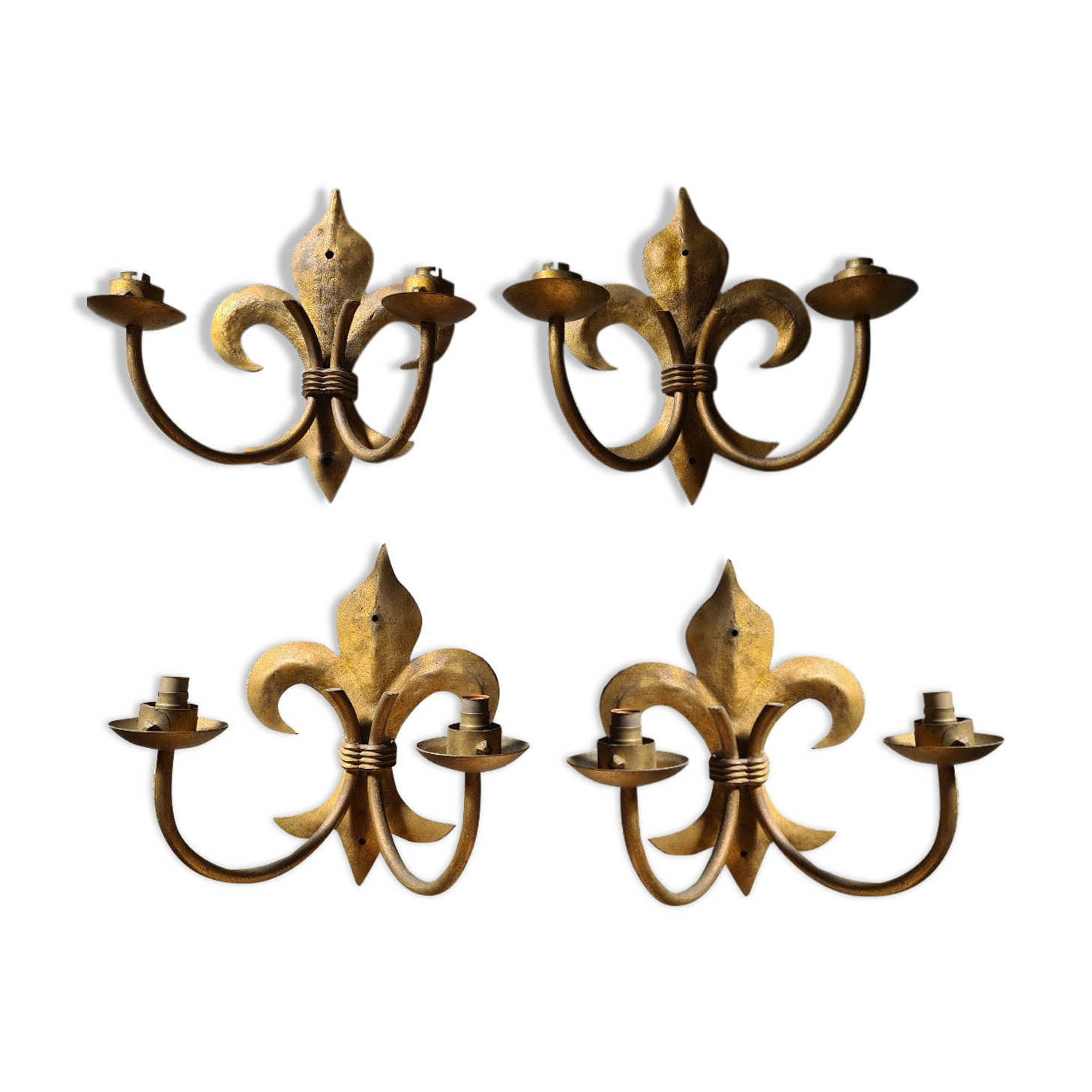 Lys flower brass sconces