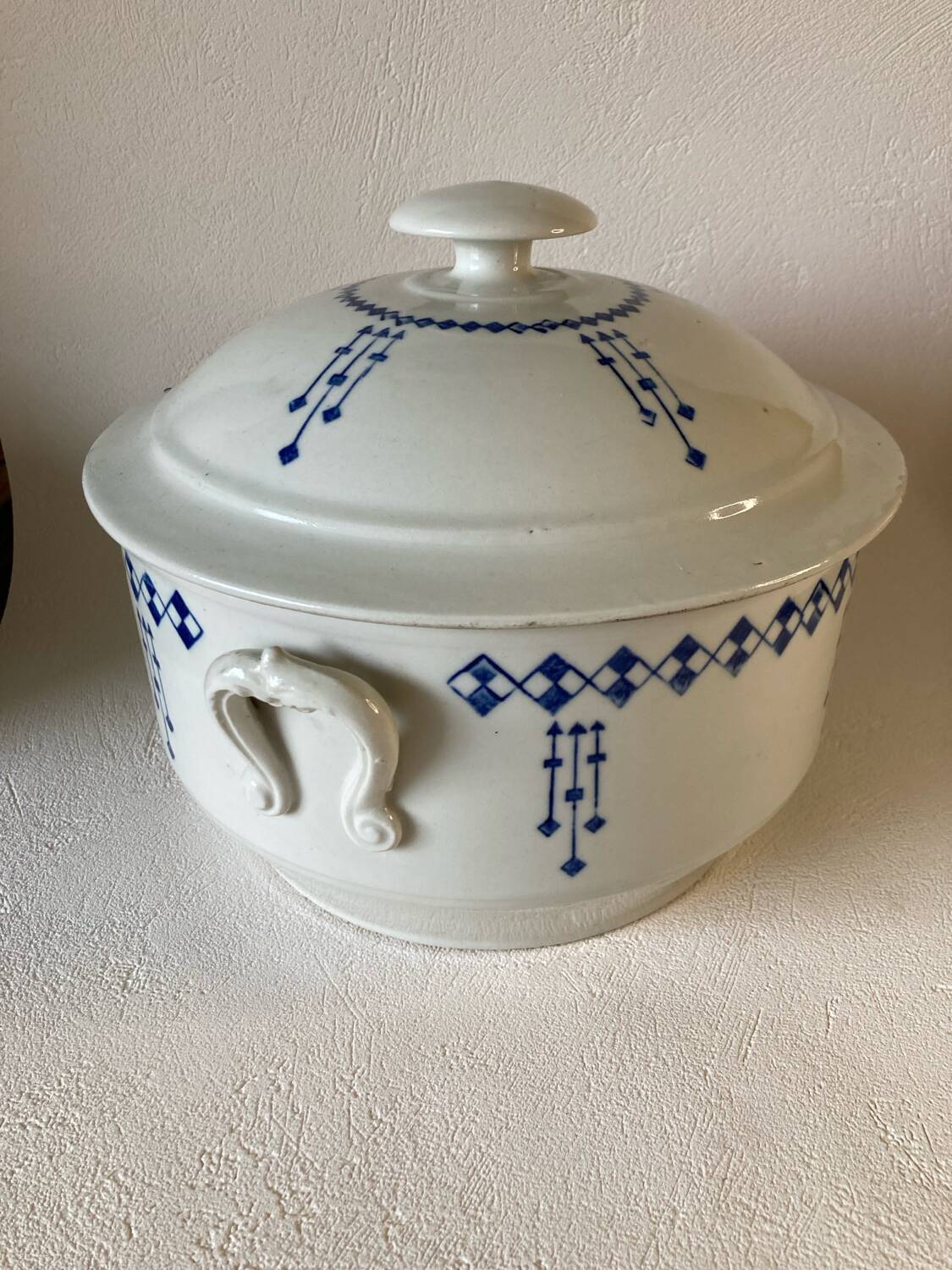 Large soup tureen / vegetable bowl / casserole dish Saint Uze - Art Deco