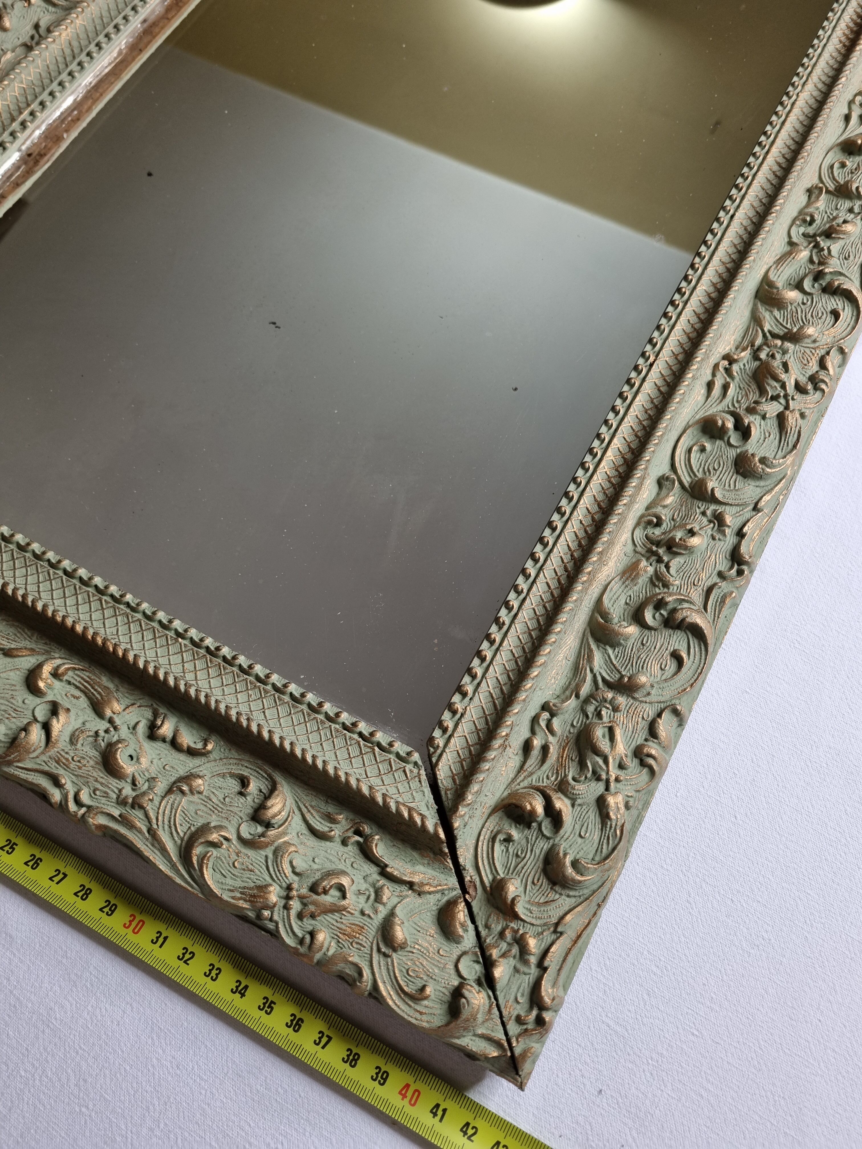 MIroir ancien de style Louis XV en stuc et bois patiné 58x43 cm