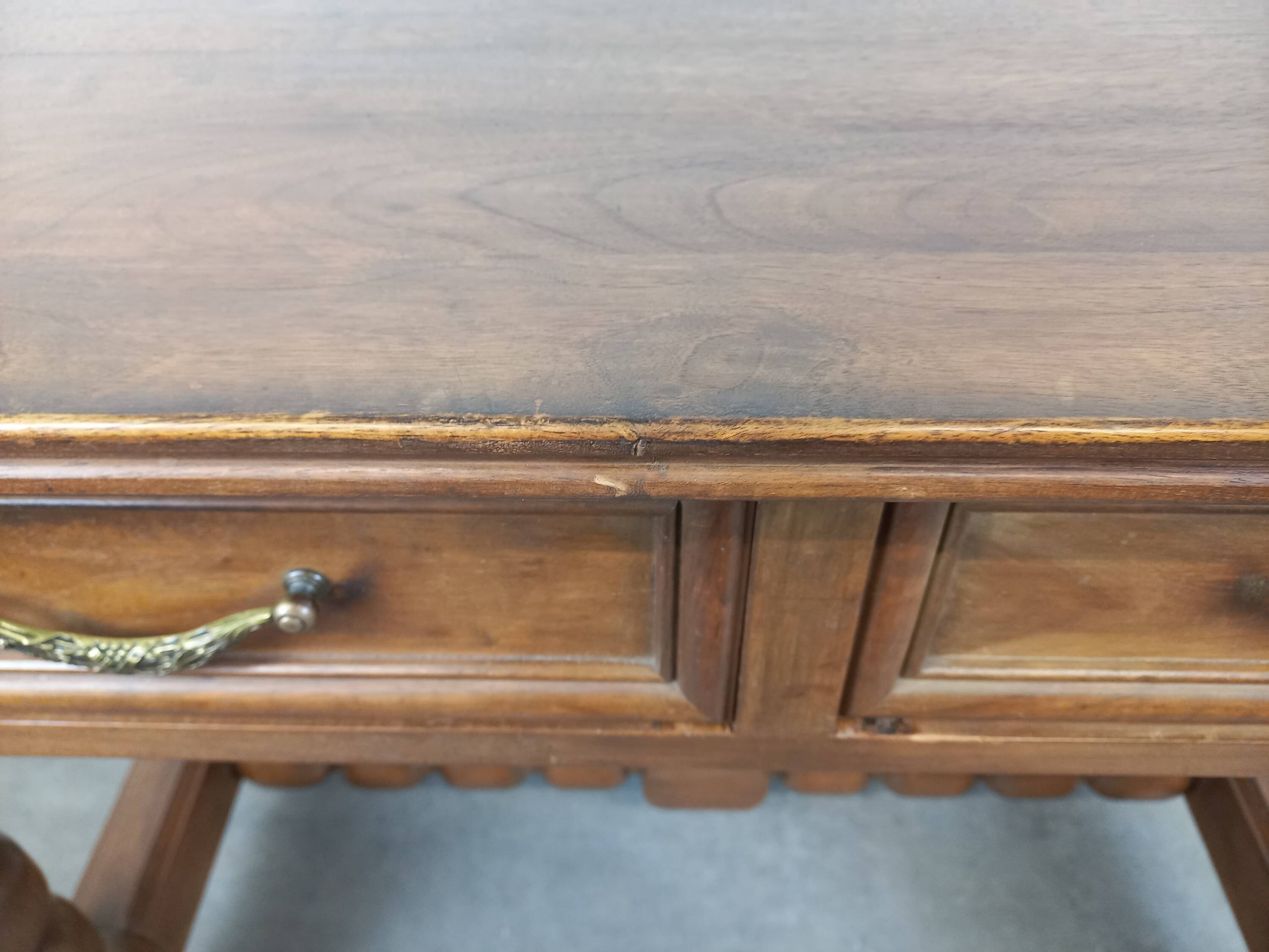 Bureau brutaliste