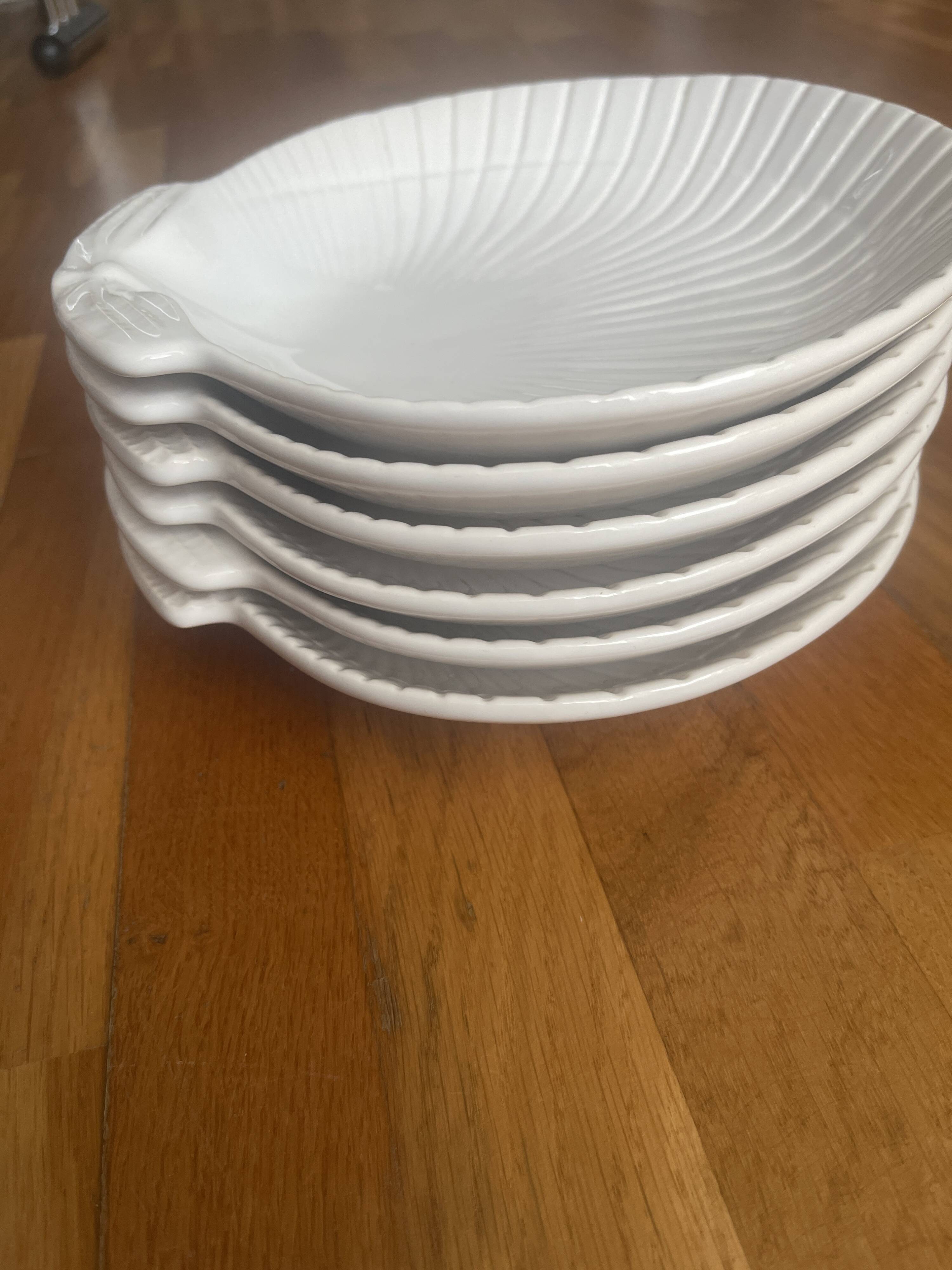 Elegant set of 6 dessert or starter plates in glazed earthenware.