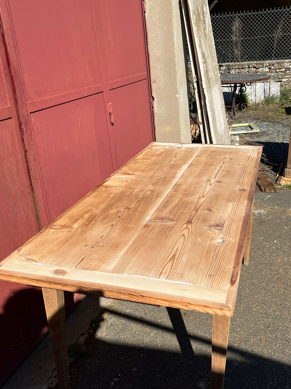 Spindle leg farm table