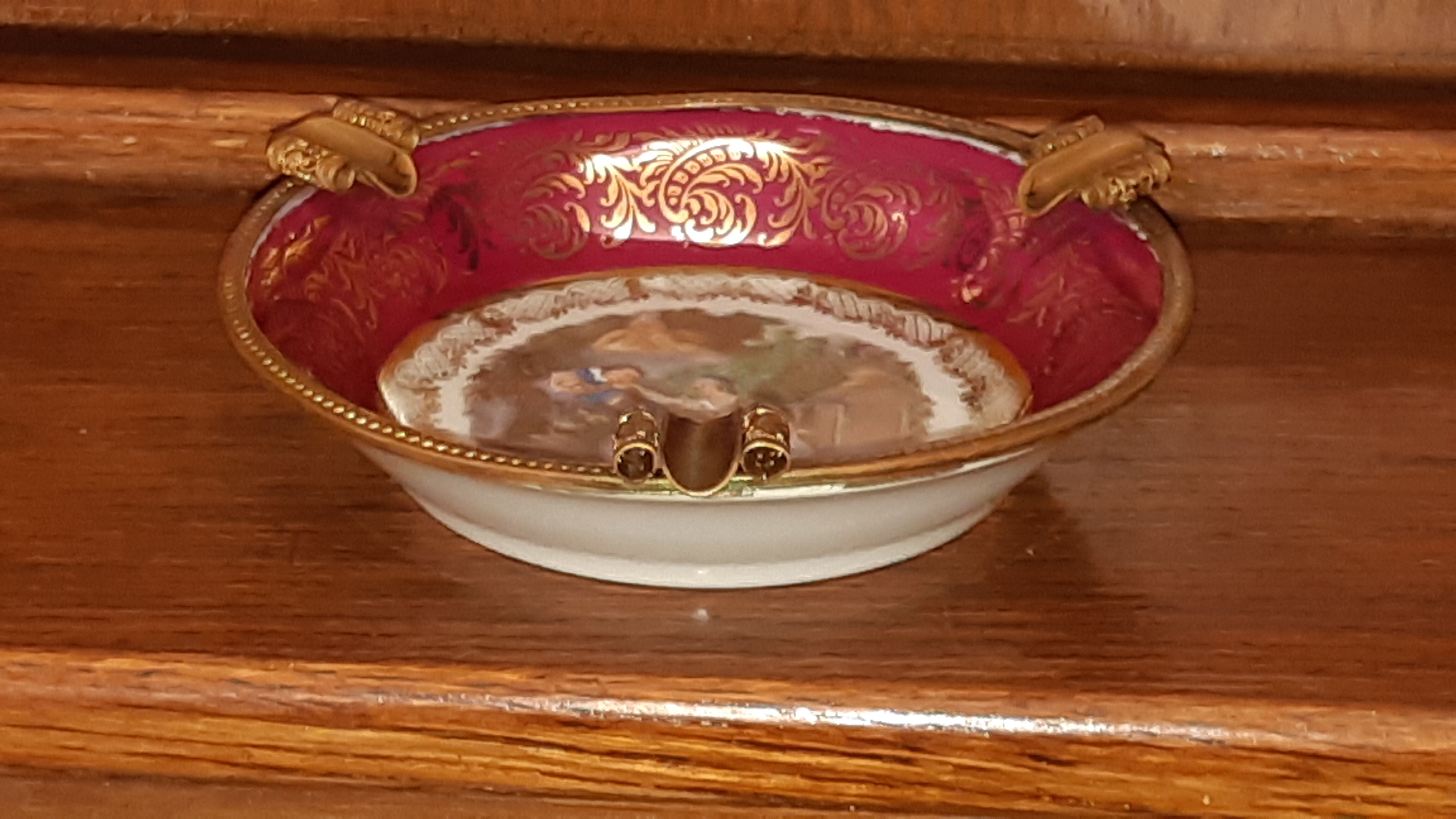 Antique ashtray in Limoges art porcelain and bronze frame