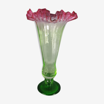 Vase ancien en verre Ouraline