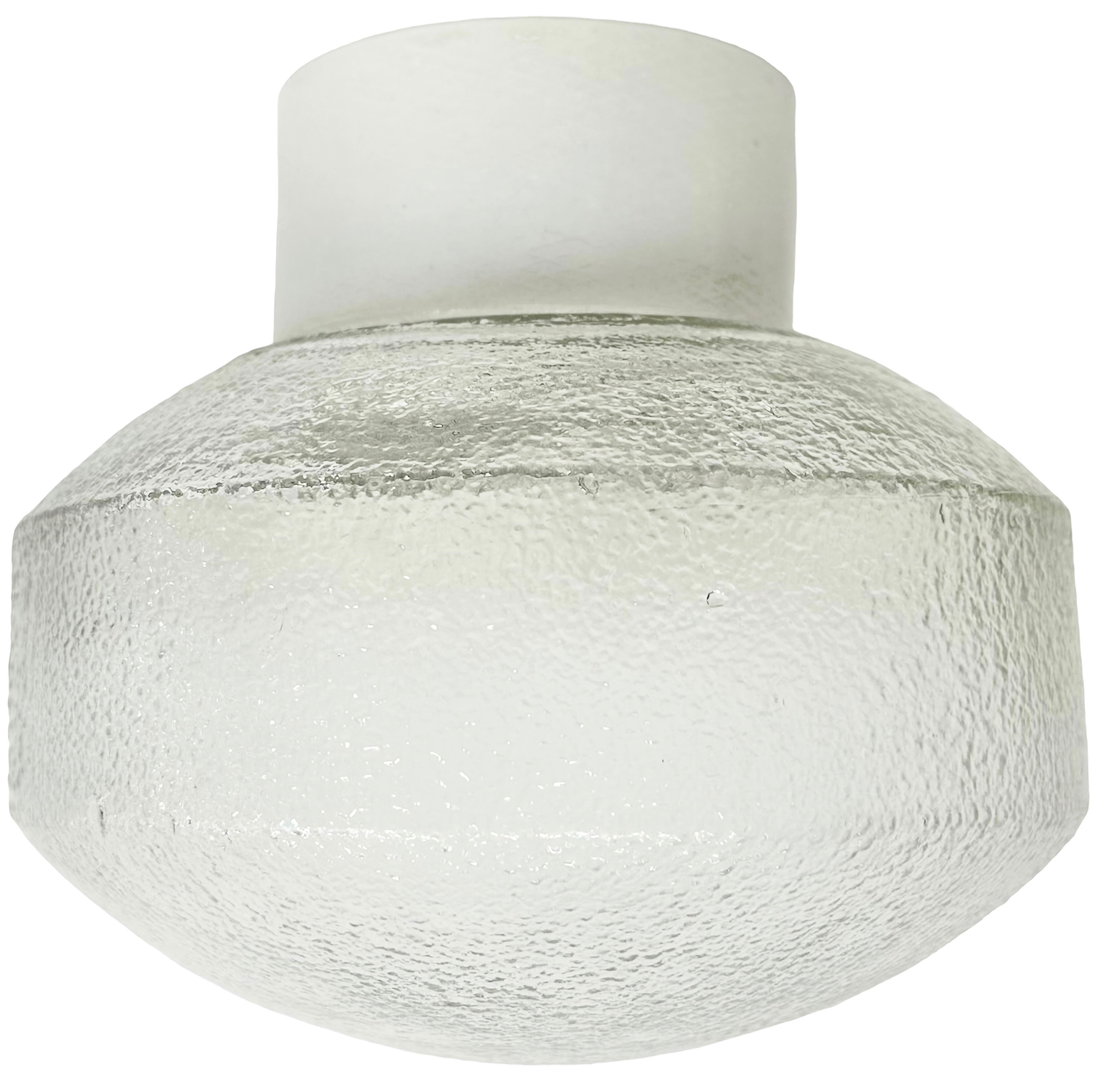 Plafonnier vintage en porcelaine blanche avec verre dépoli, années 1970