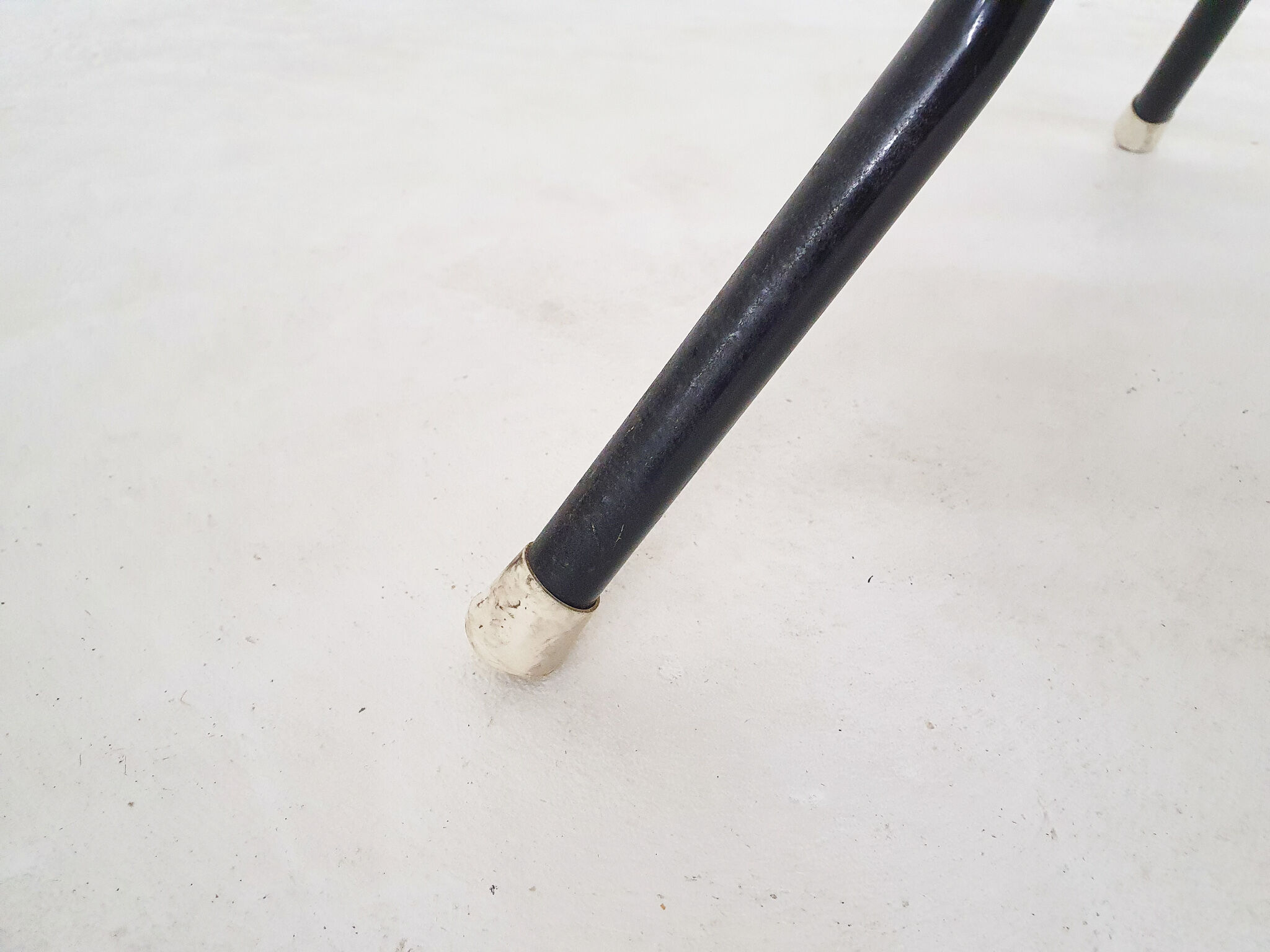 Rohe Noordwolde round glass and rattan side table, The Netherlands 1950's