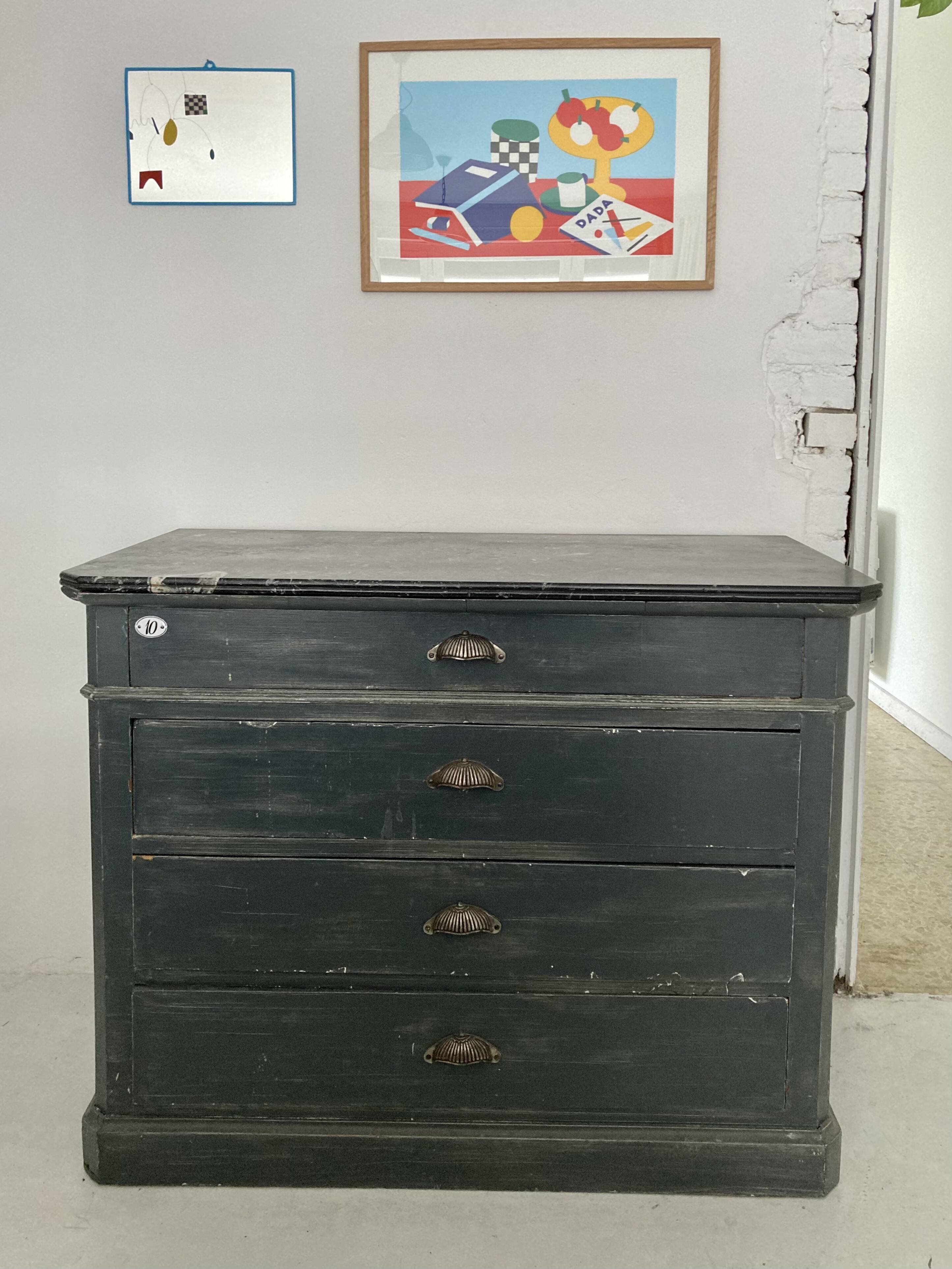Commode vintage