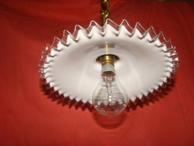 suspension in white opaline from the early 20th century