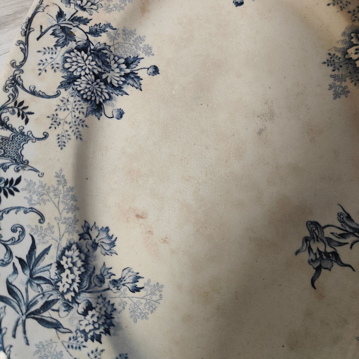 Oval plate in iron earth Choisy-le-Roi