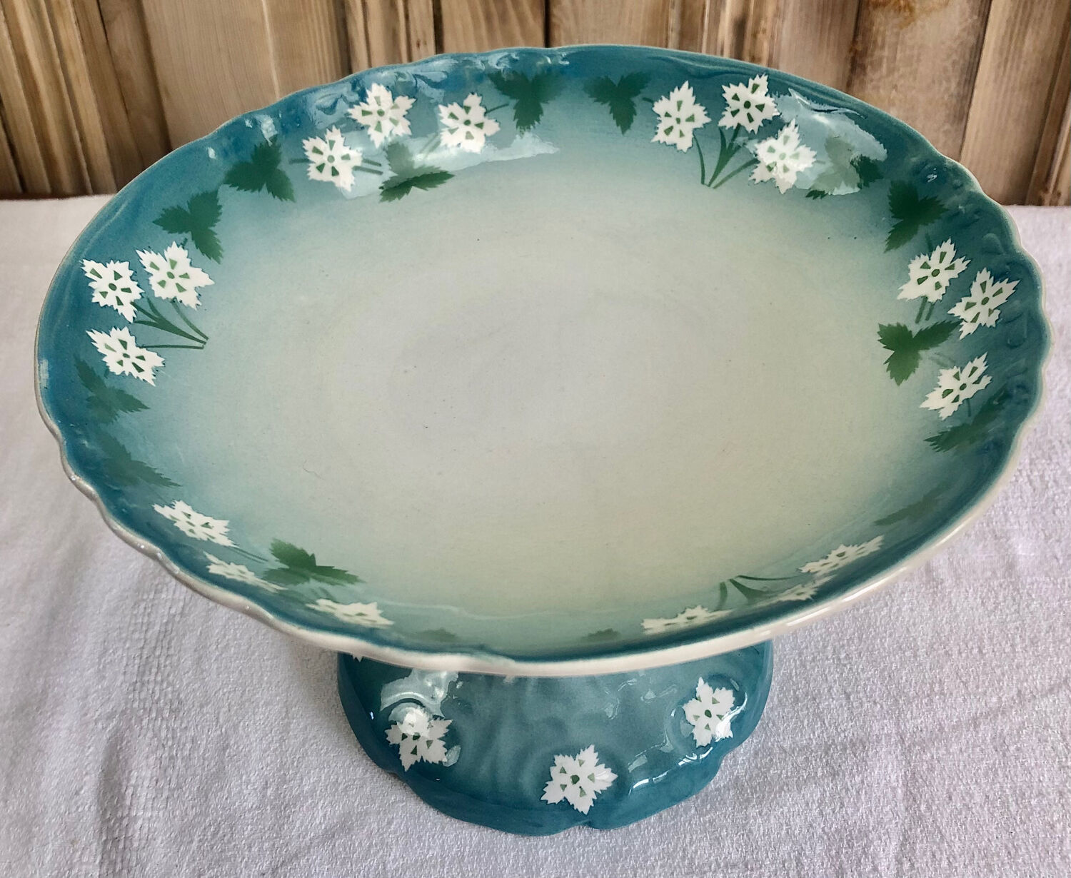 Sarreguemines earthenware fruit bowl and compote bowl, 19th century