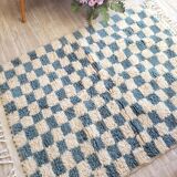 Tapis berbère Béni Ouarain à damiers bleus