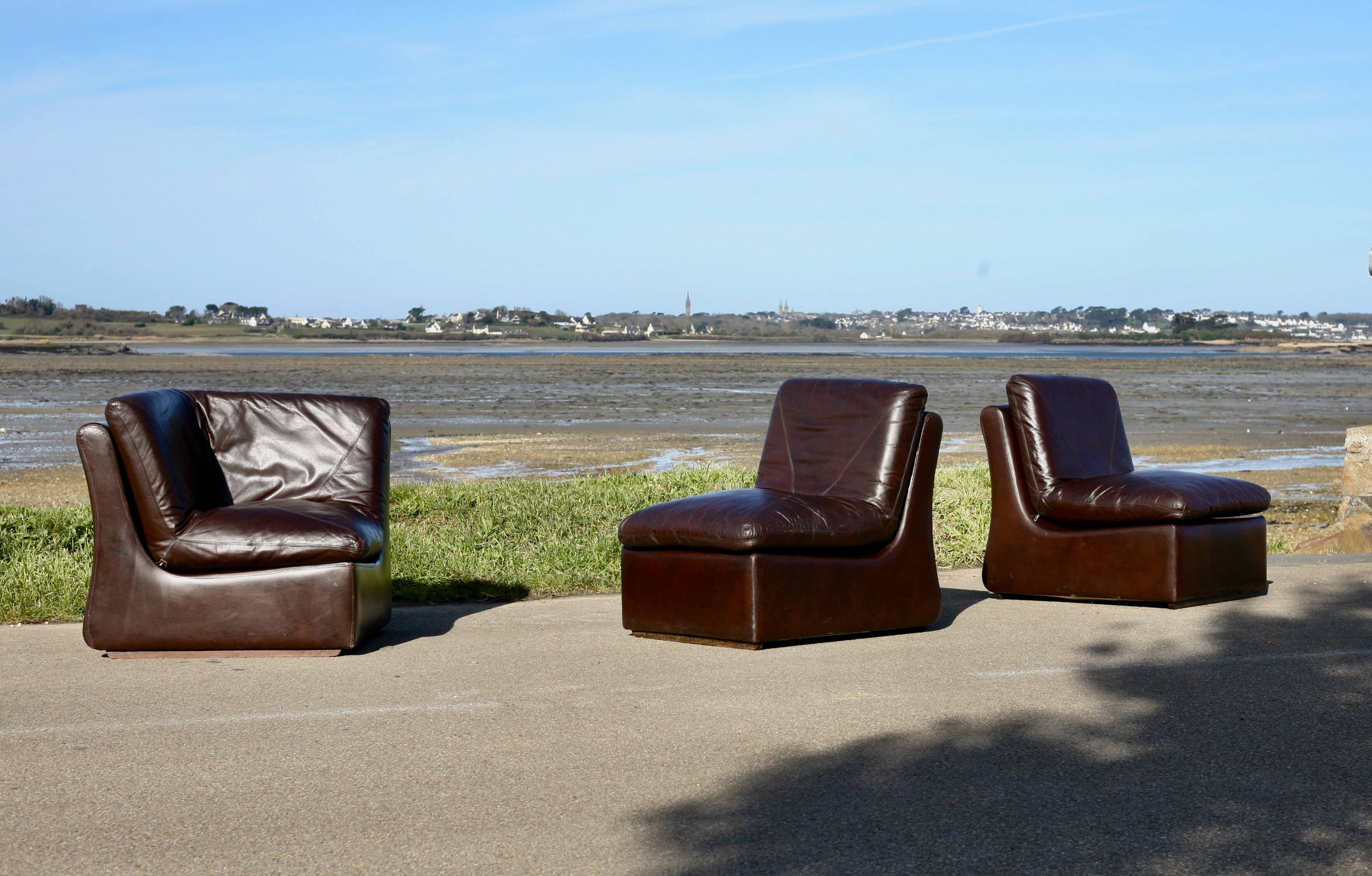 Modular sofa made up of 3 leather armchairs. Circa 1970