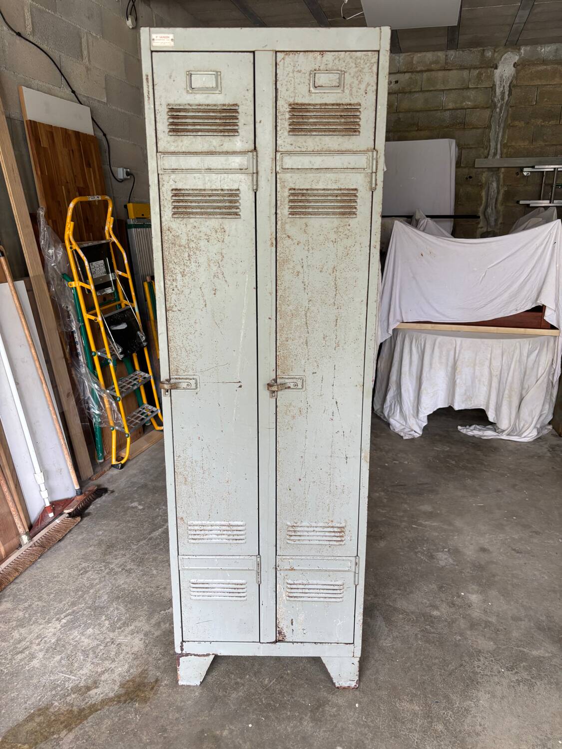 Industrial locker room