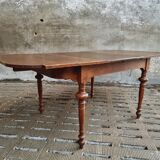 Antique extendable diningtable