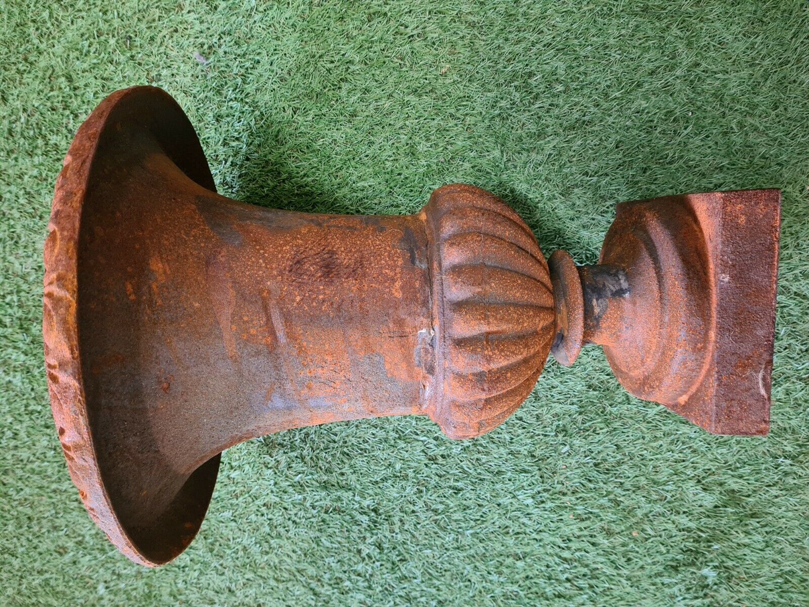 Medici cast iron vase