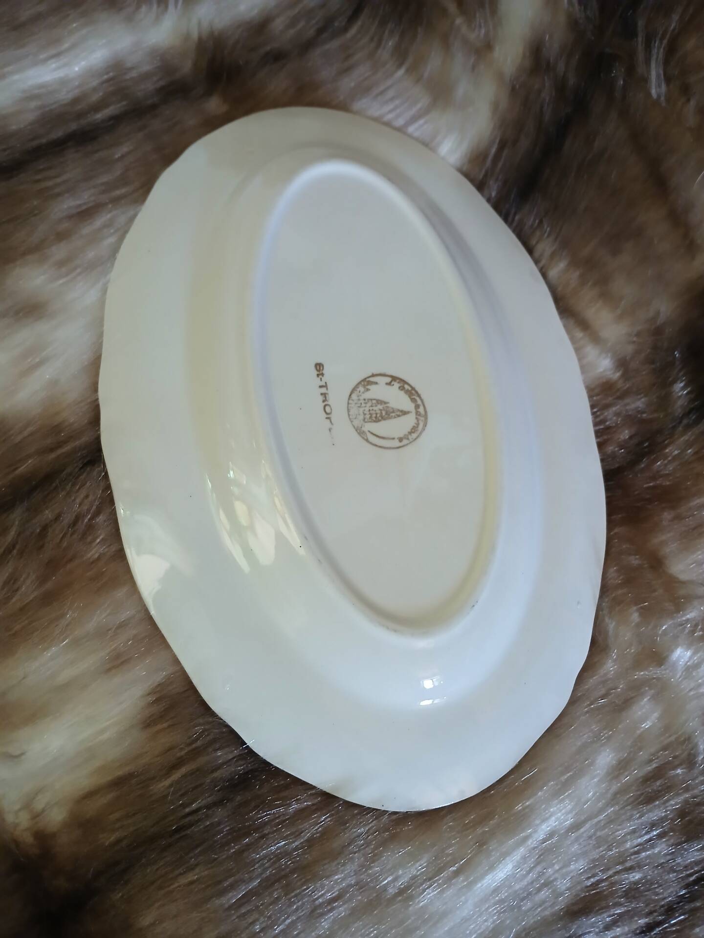 Sauceboat + antique dish from Saint Tropez