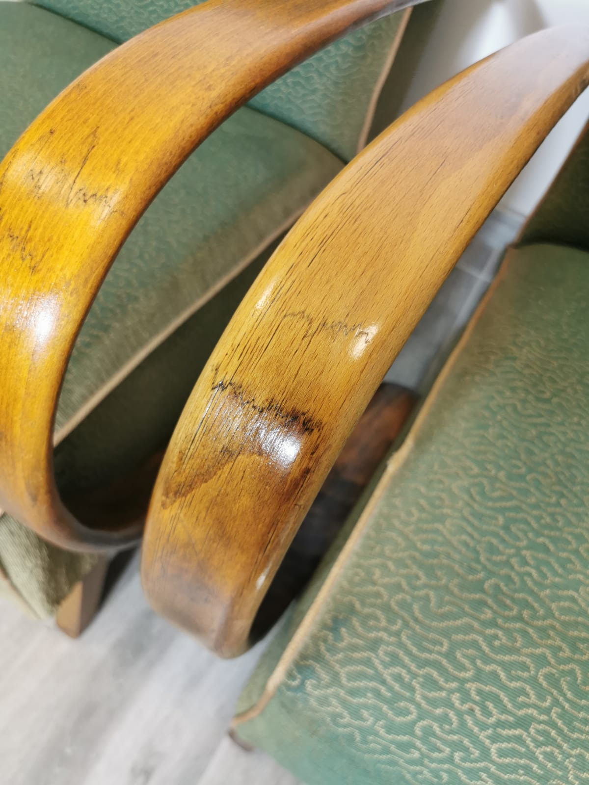 Fauteuils par Jindřich Halabala
