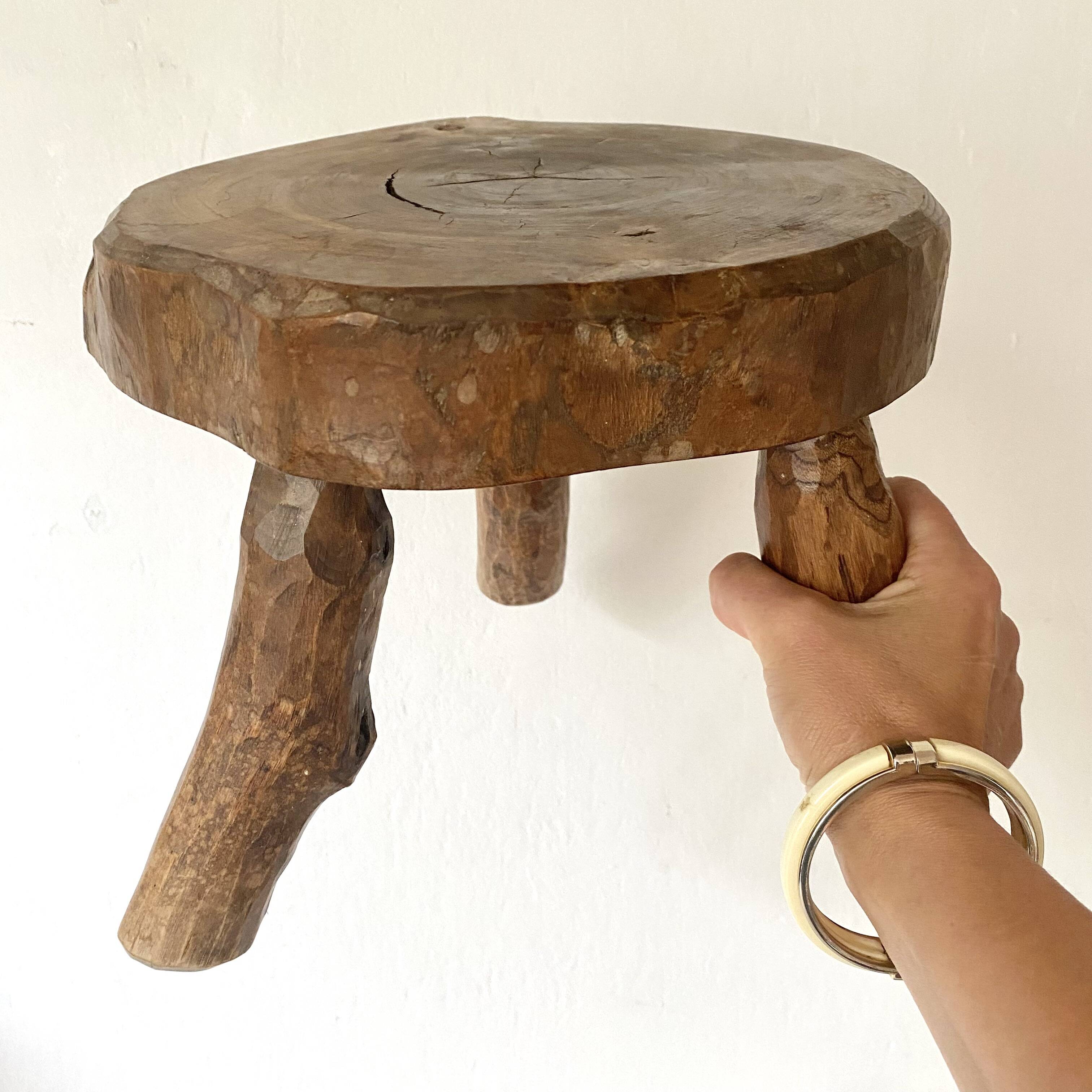 Tabouret bas tripode
