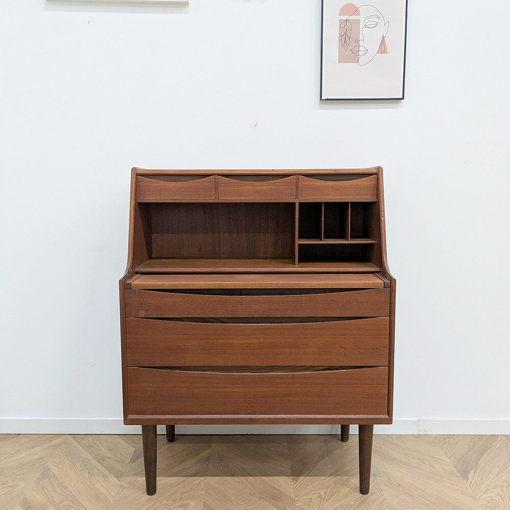 Danish secretary hairdresser Arne Vodder for Olholm in teak.