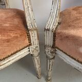 Paire de fauteuils de style Louis XVI en hetre patiné XIX siècle
