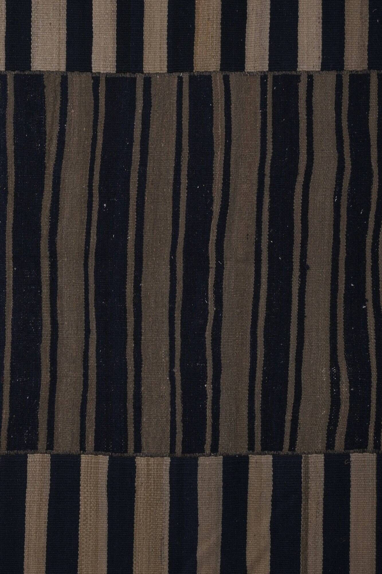 Vintage Turkish kilim, handwoven, 335x398 cm.