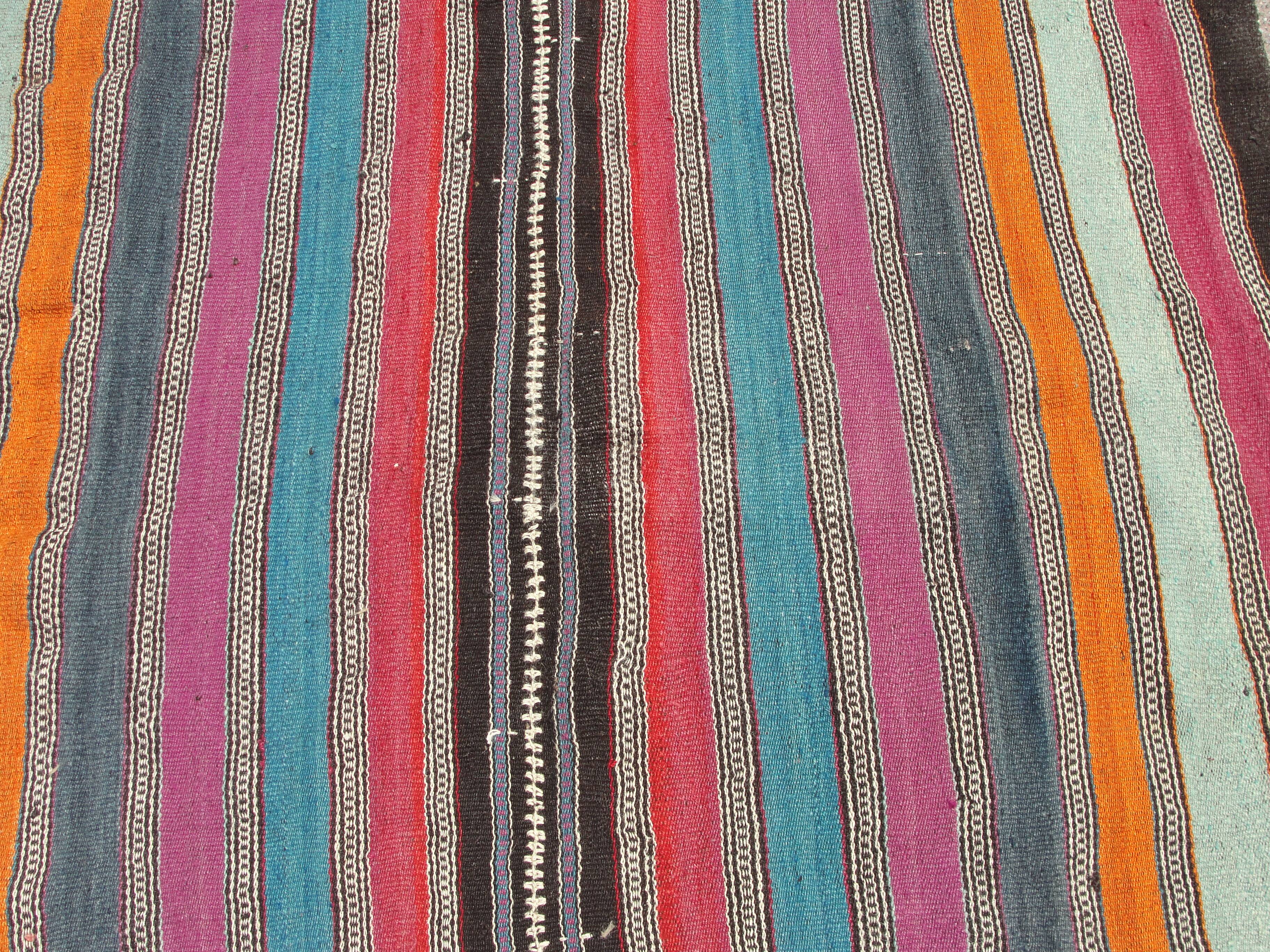Vinatage turkish large kilim rug