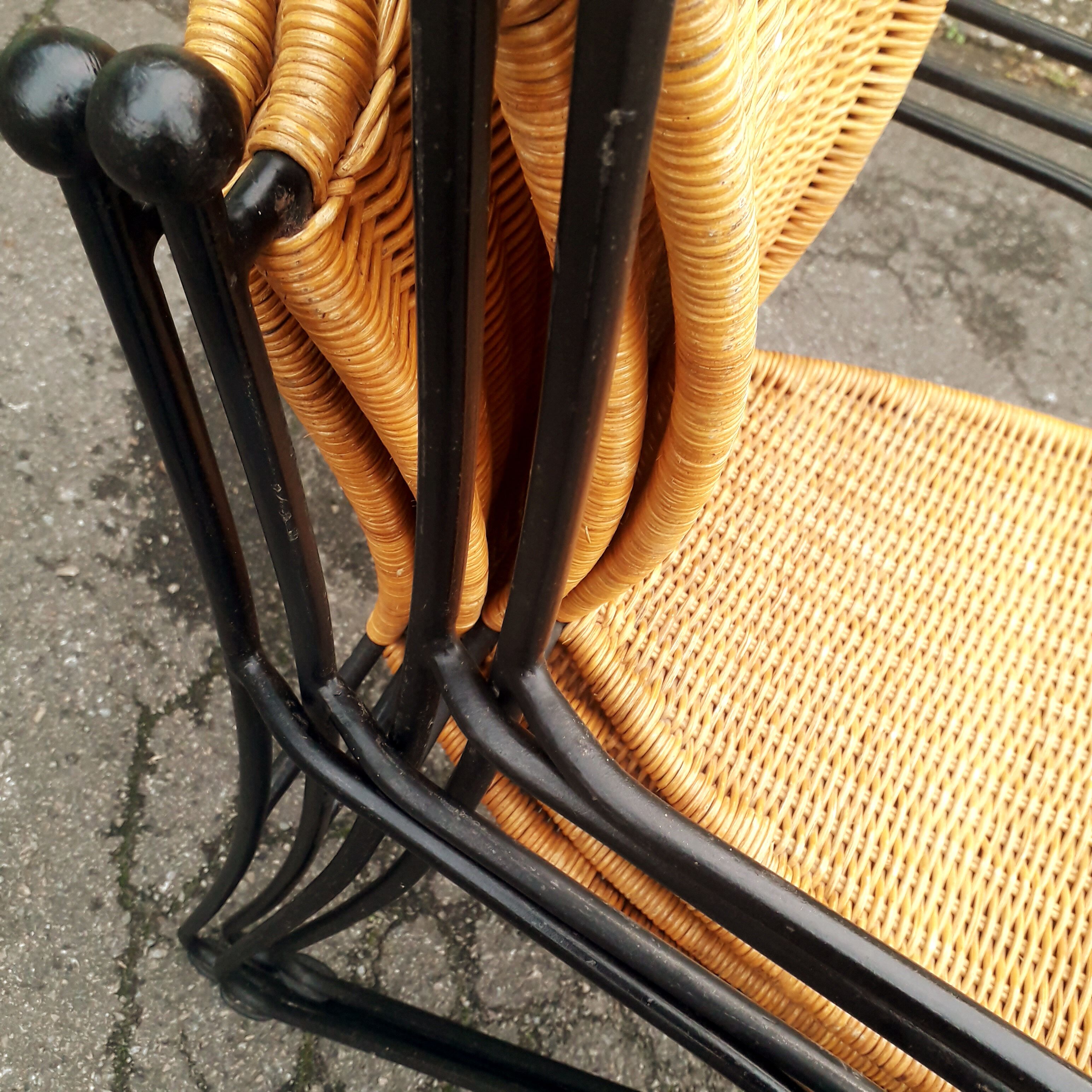 4 armrests wrought iron rattan