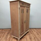 Art Nouveau chest of drawers in walnut