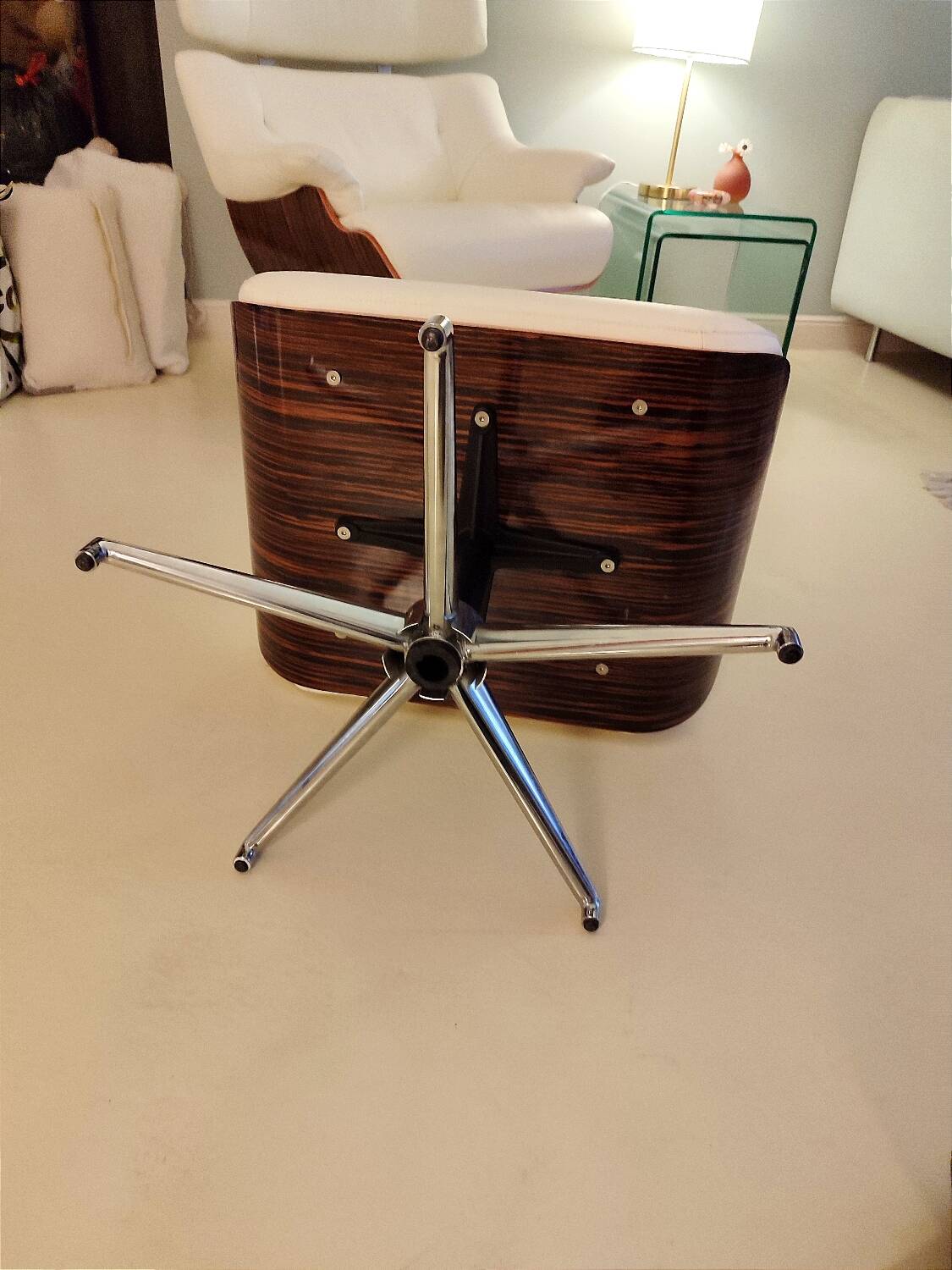 Lounge chair and ottoman