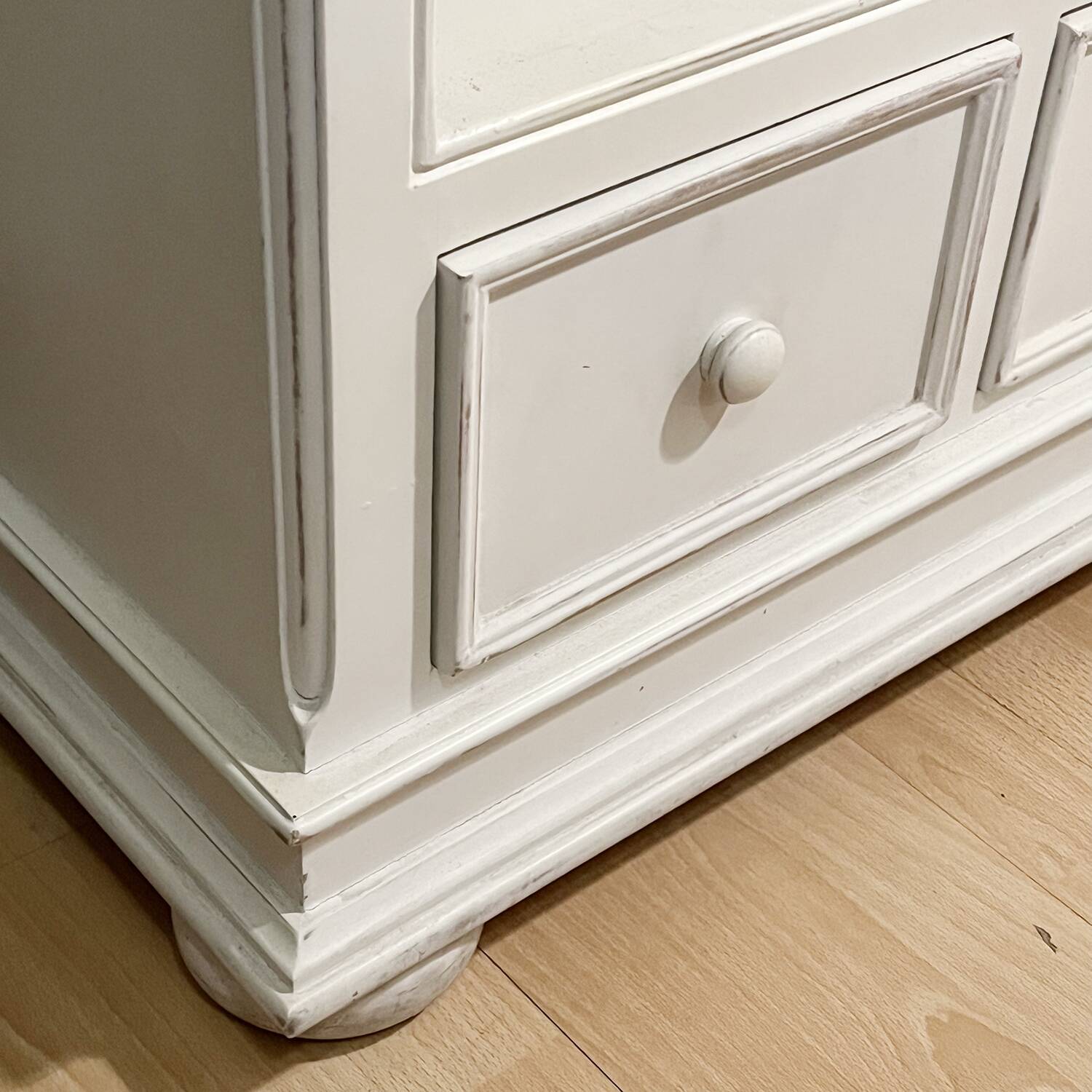 Small chest of drawers storage unit