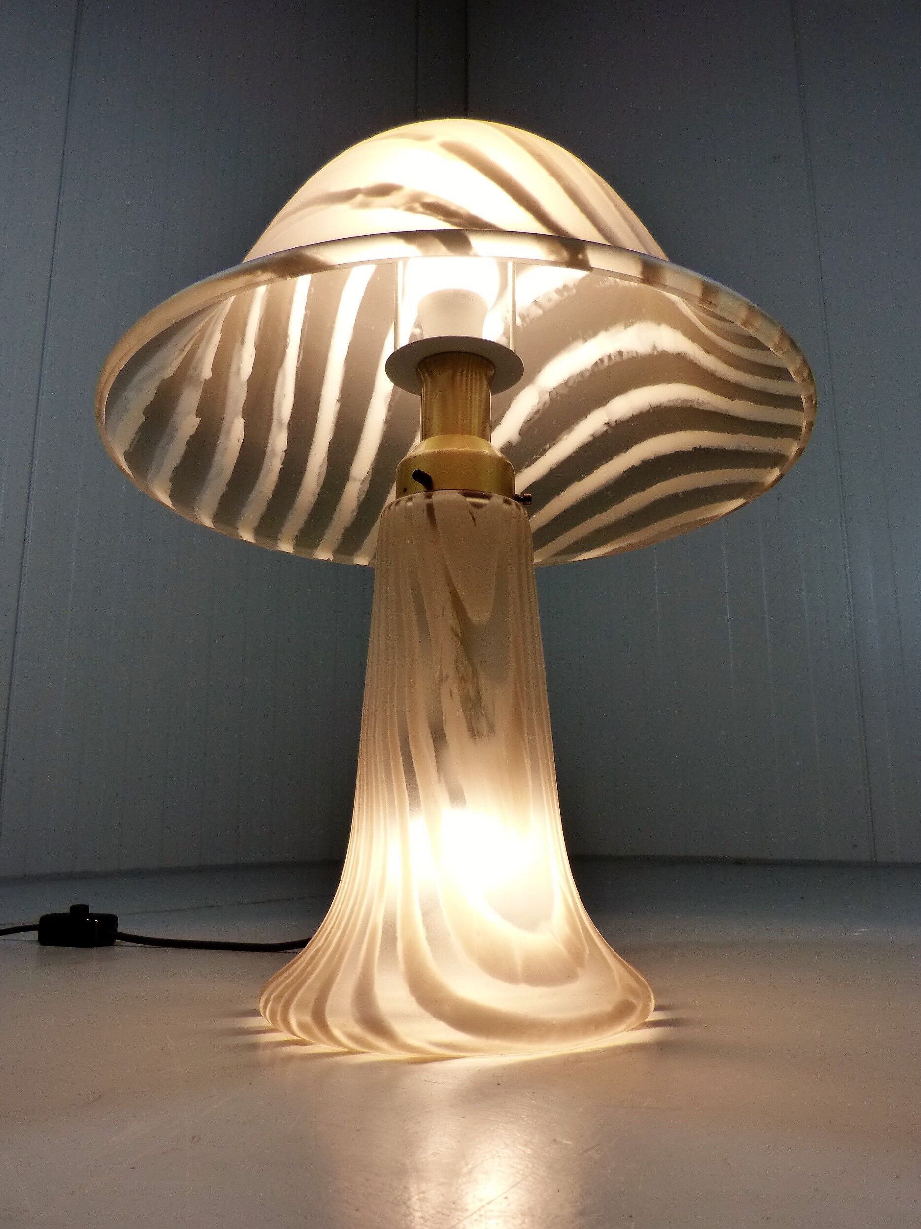 Peill & Putzler glass mushroom table lamp, Germany