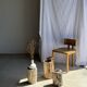 Petite table d'appoint en bois pétrifié cœur noir écorce stries noires et b