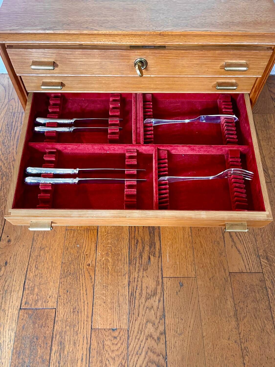 Argentier for cutlery Christofle Ercuis 186 art deco pieces in oak