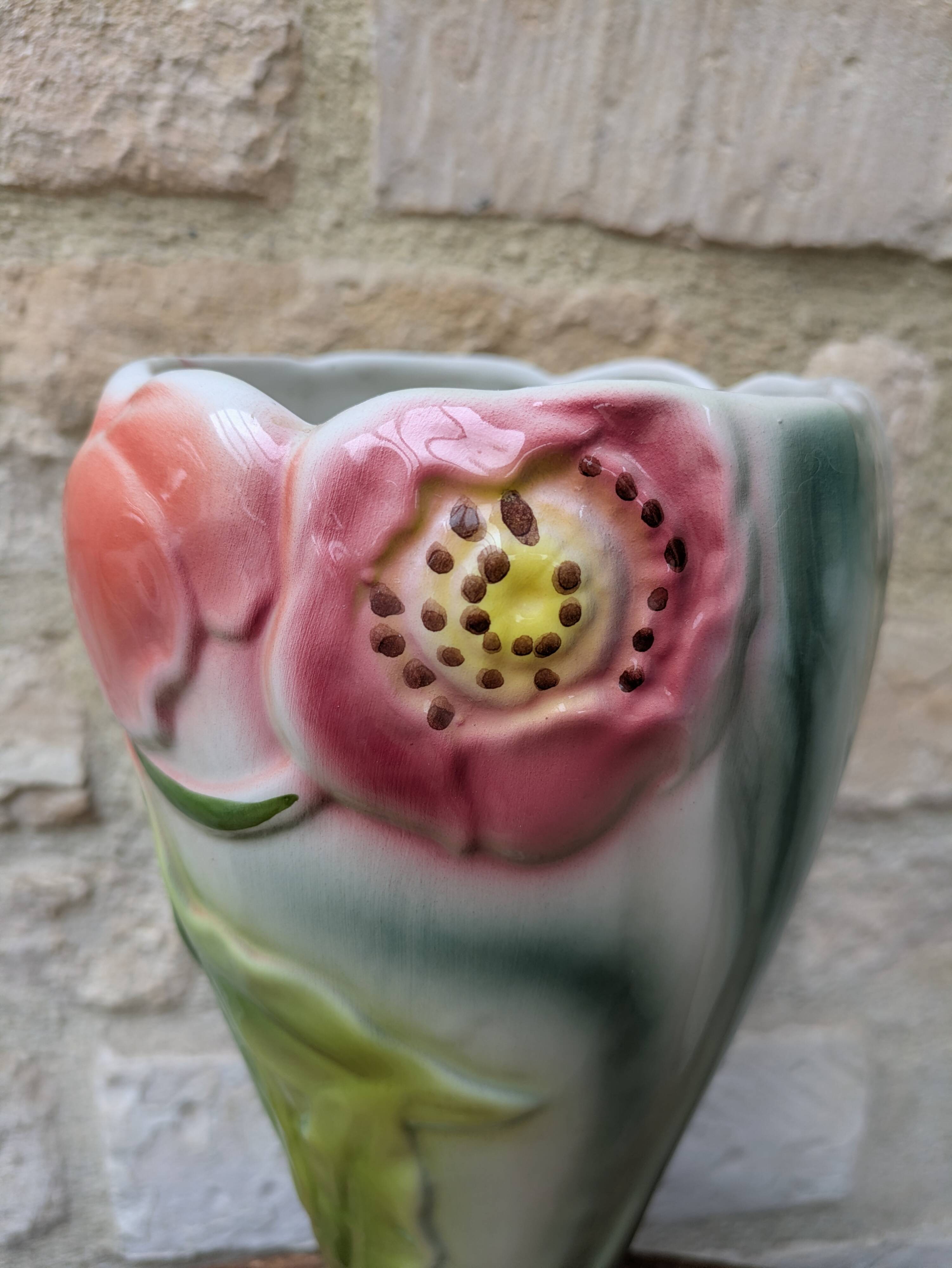 Antique large slipware vase decorated with anemones, Saint Clément, H30cm.