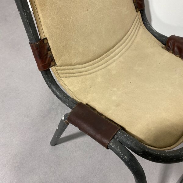 Paire de chaises tubulaires en fer