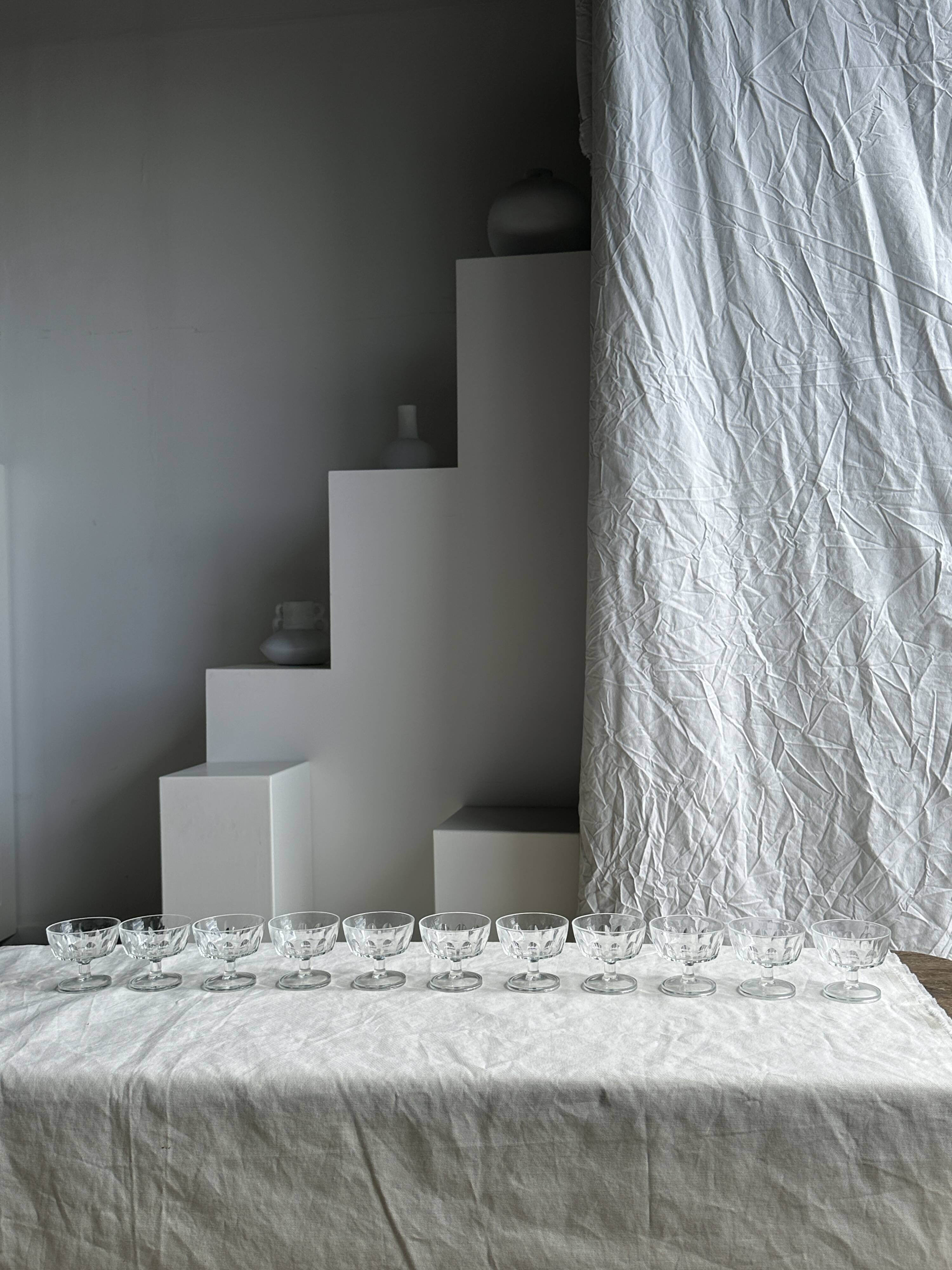 11 France Arcoroc footed bowls