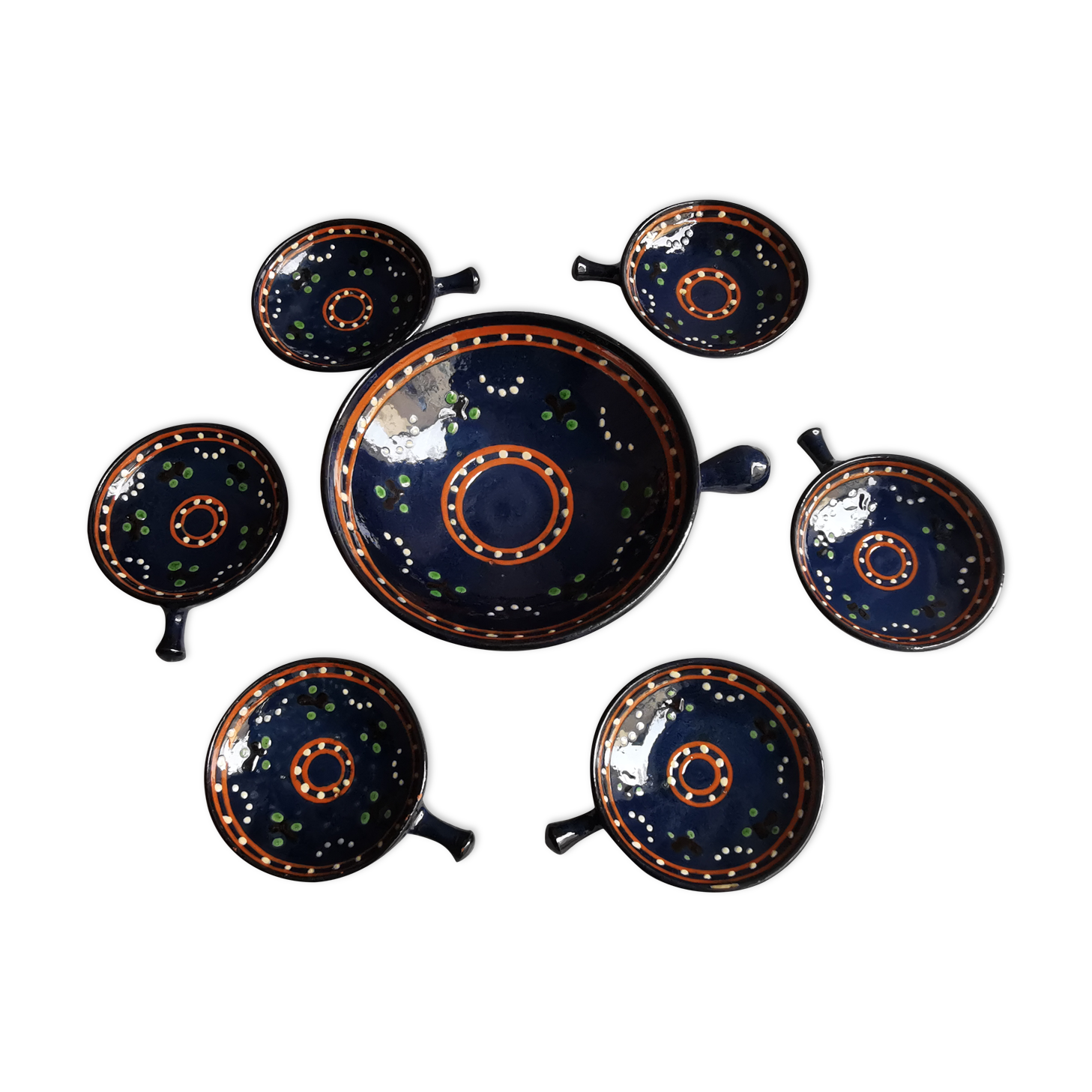 Vintage poelon and 6 cups