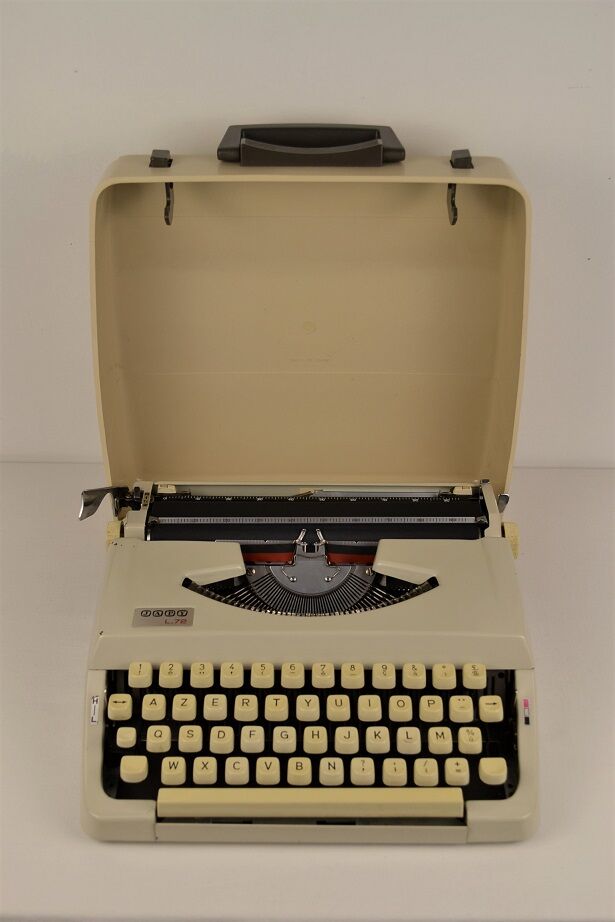 Machine à écrire portative Japy L.72 vintage 1970