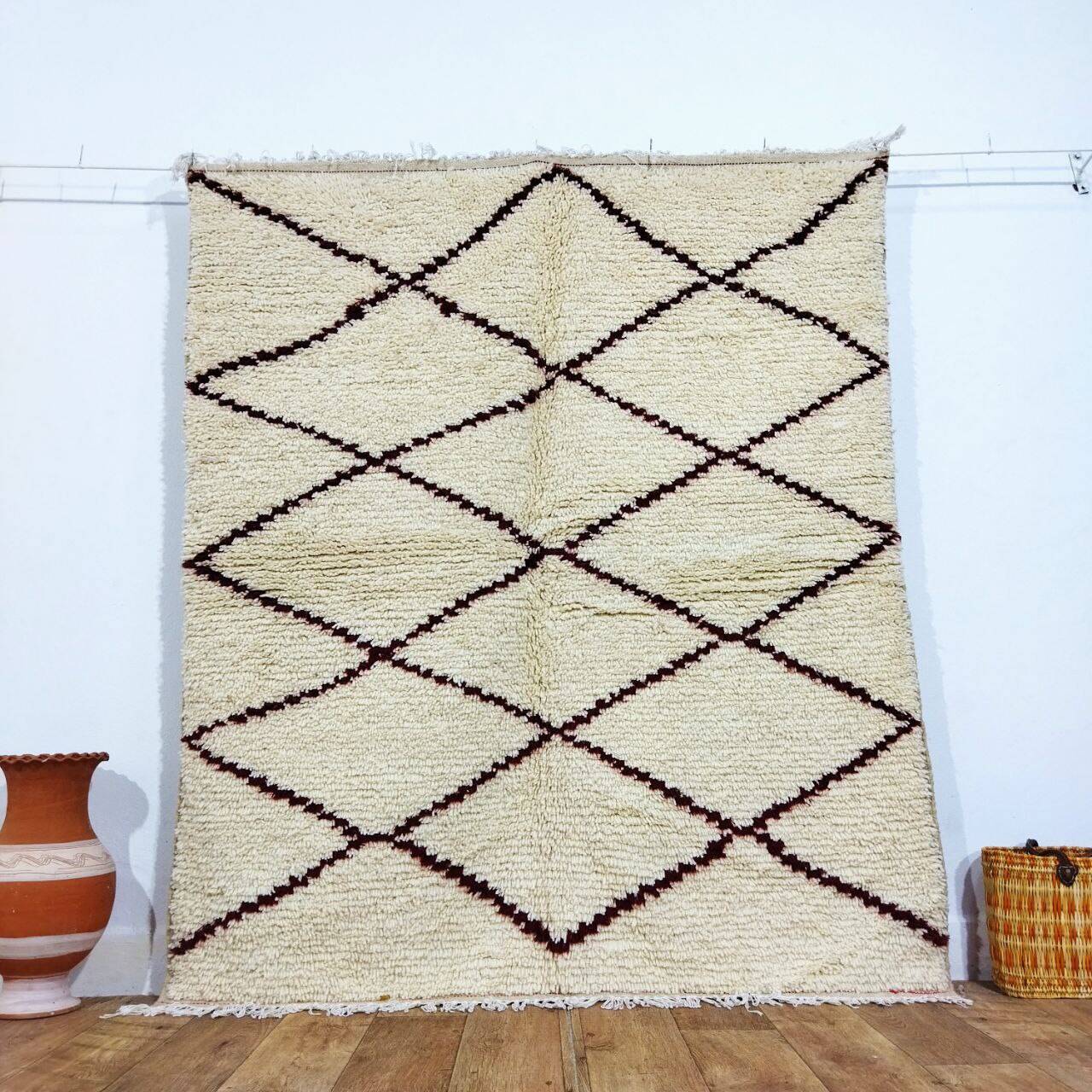 Handmade wool Berber rug 176x152cm