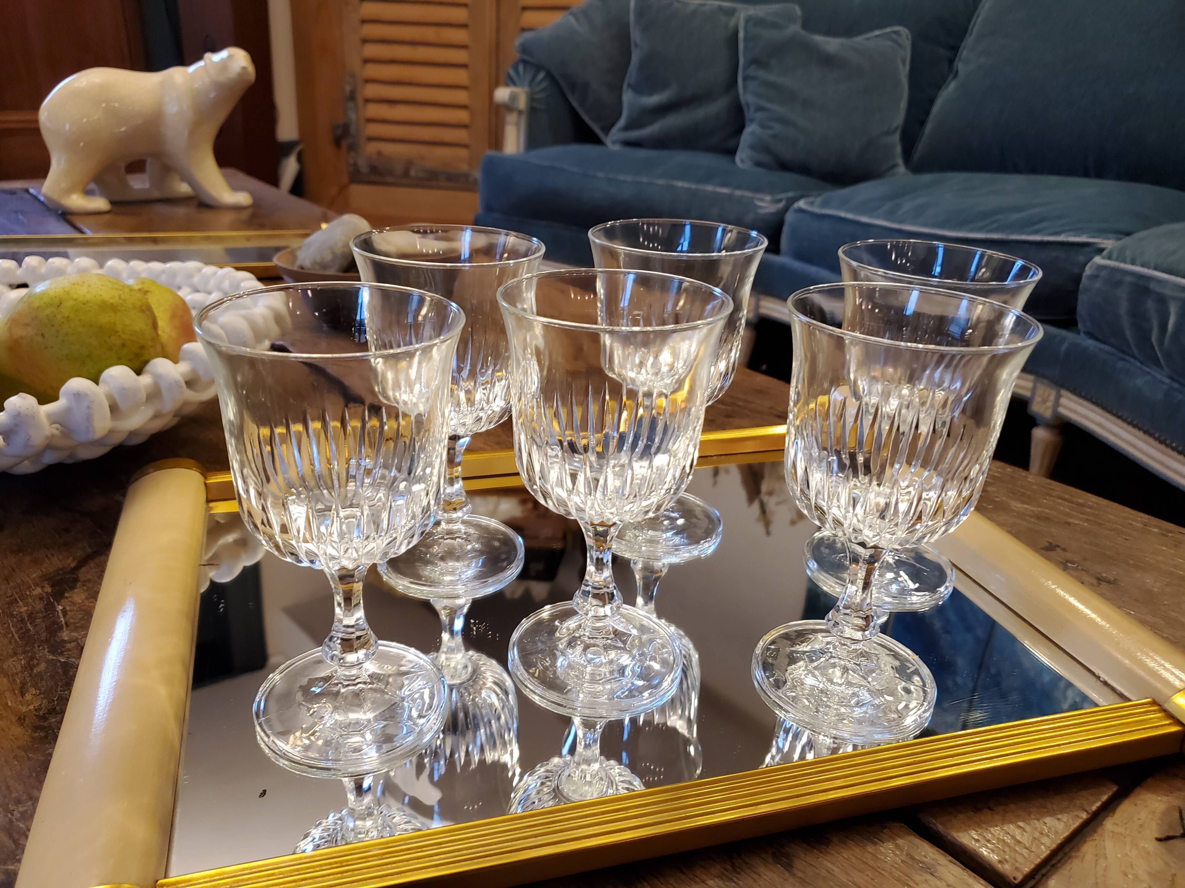 6 chiseled glass foot glasses