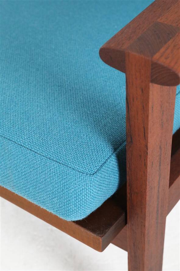 Ensemble de 2 fauteuils en teck "Capella" restaurés d'Illum Wikkelsø / Niels Eilersen.