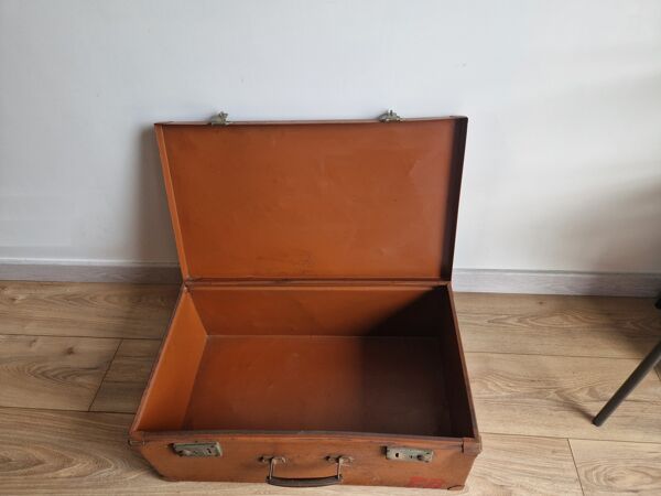 Ancienne malle militaire vintage orange en métal