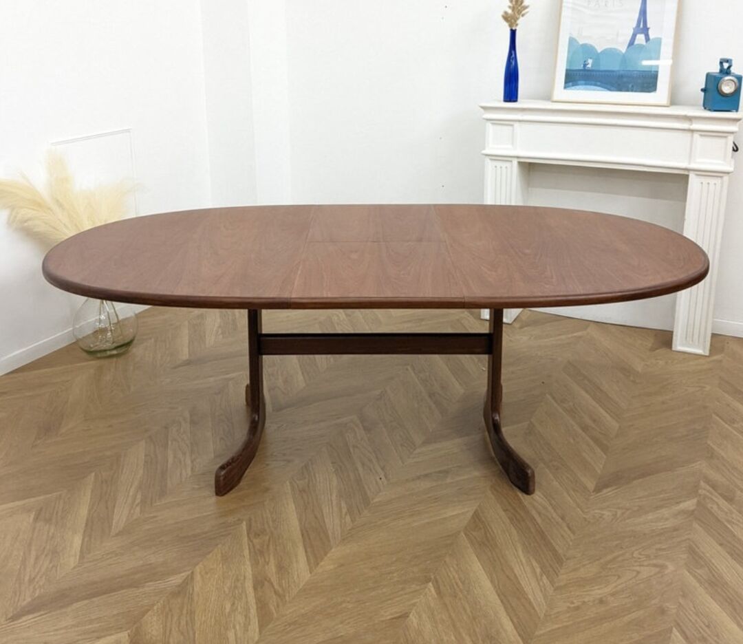 G plan fishtail dining table