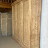 Armoire XXL en pitchpin massif - style Louis Philippe clair