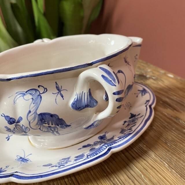 Saucière décor bleu Moustiers