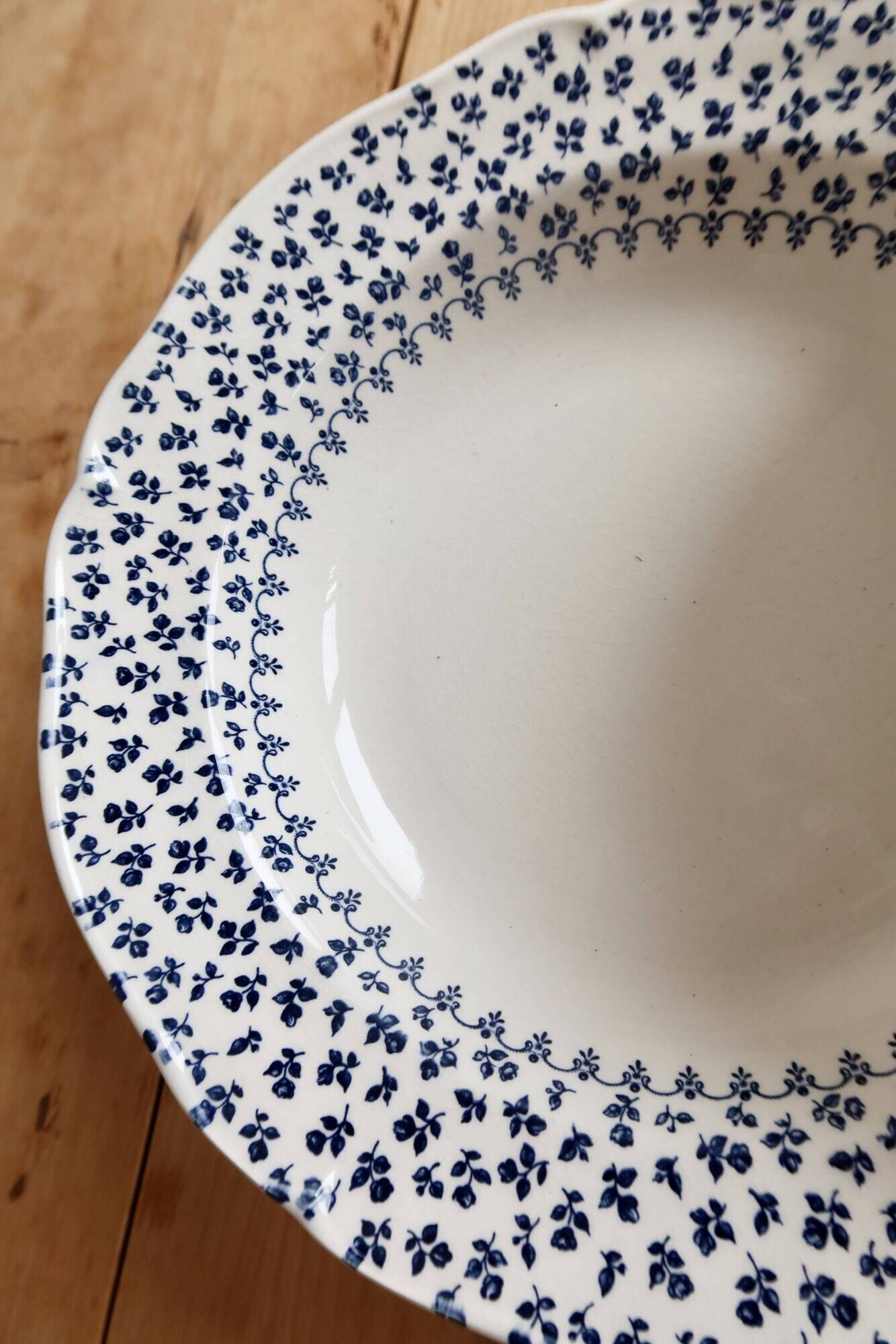 4 vintage Gien deep plates – Ivory earthenware with blue flowers